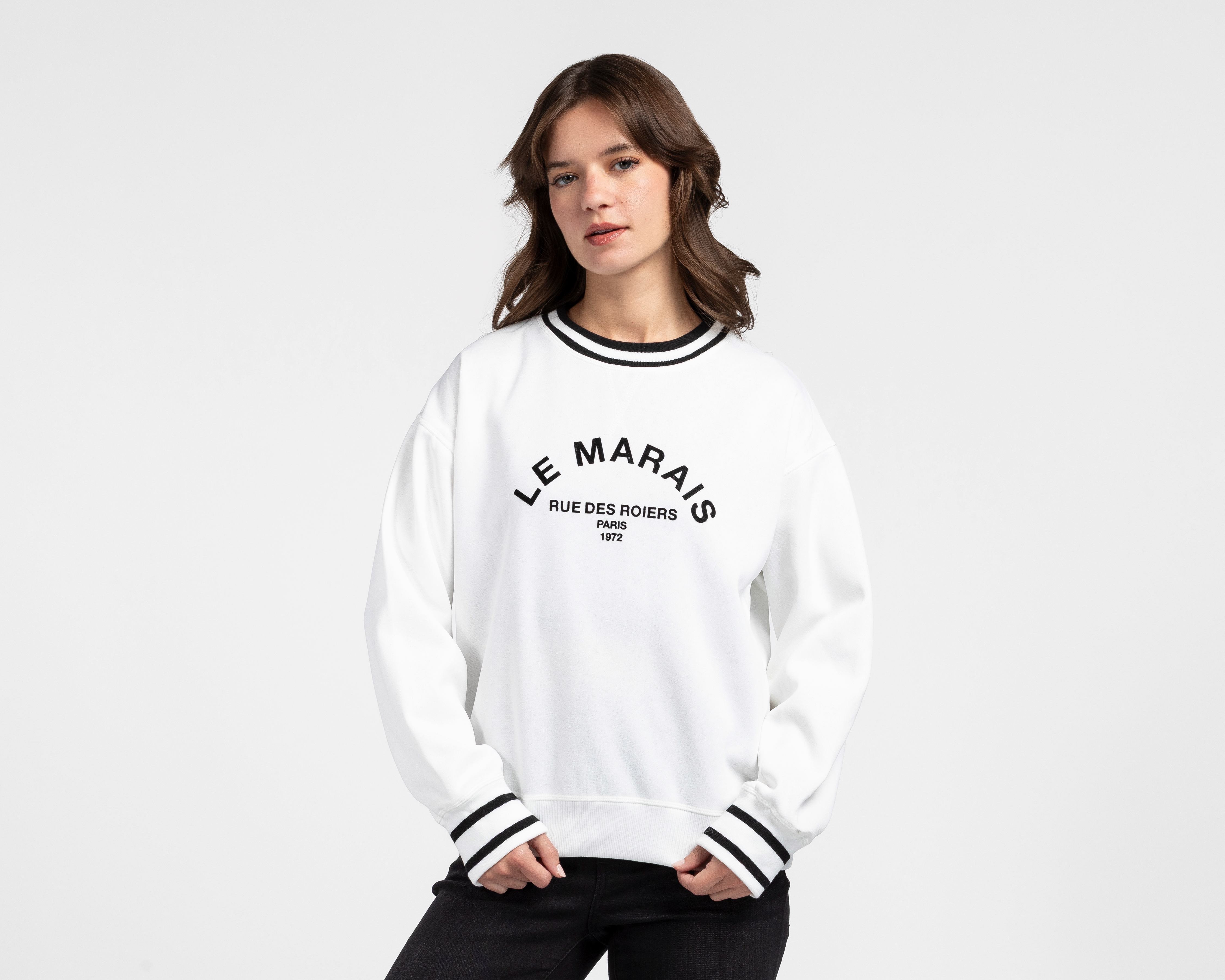 Foto 2 pulgar | Foto 1 | Sudadera Blanca Polo Union Club para Mujer