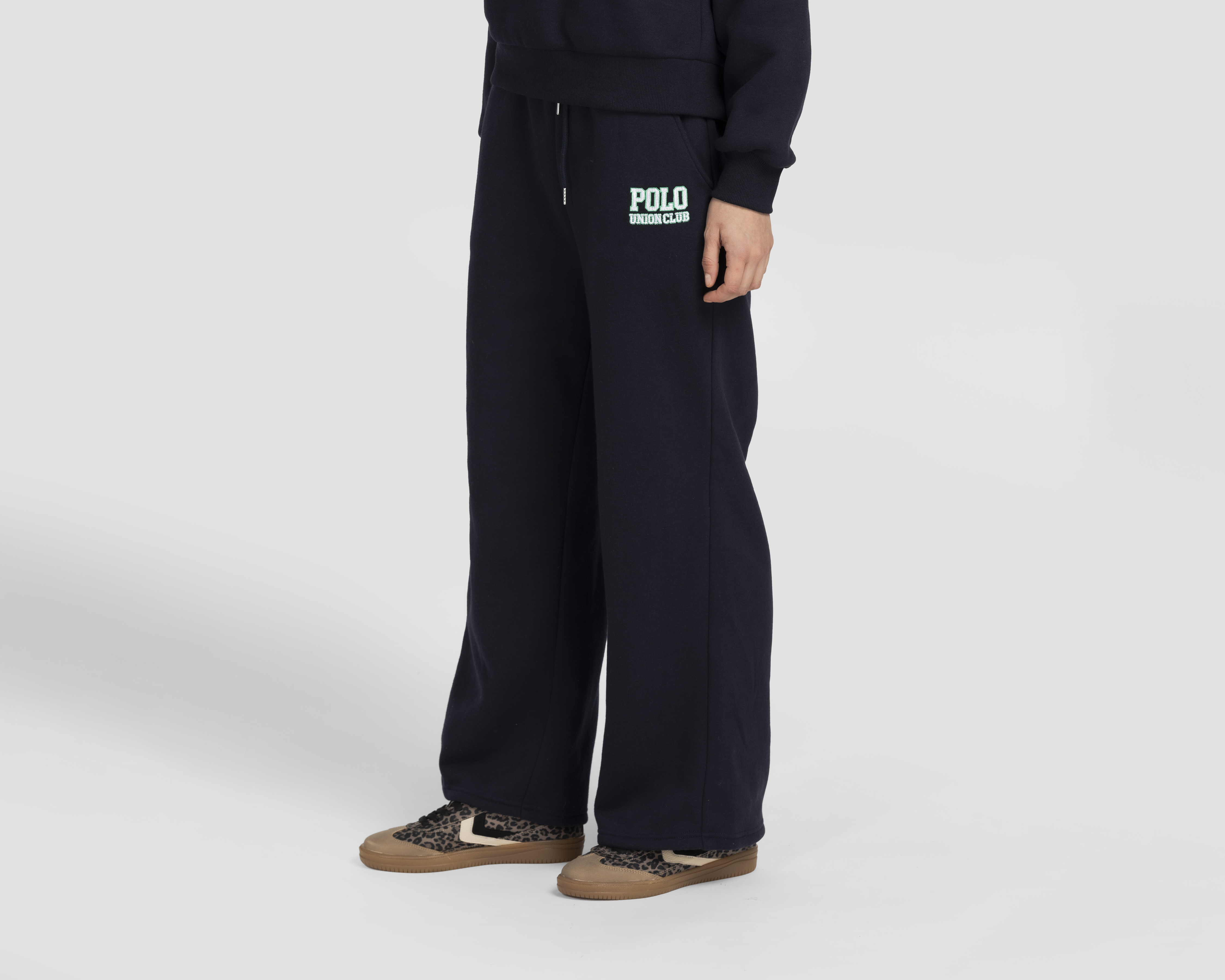 Foto 6 pulgar | Foto 5 | Sudadera y Pants Polo Union Club para Mujer