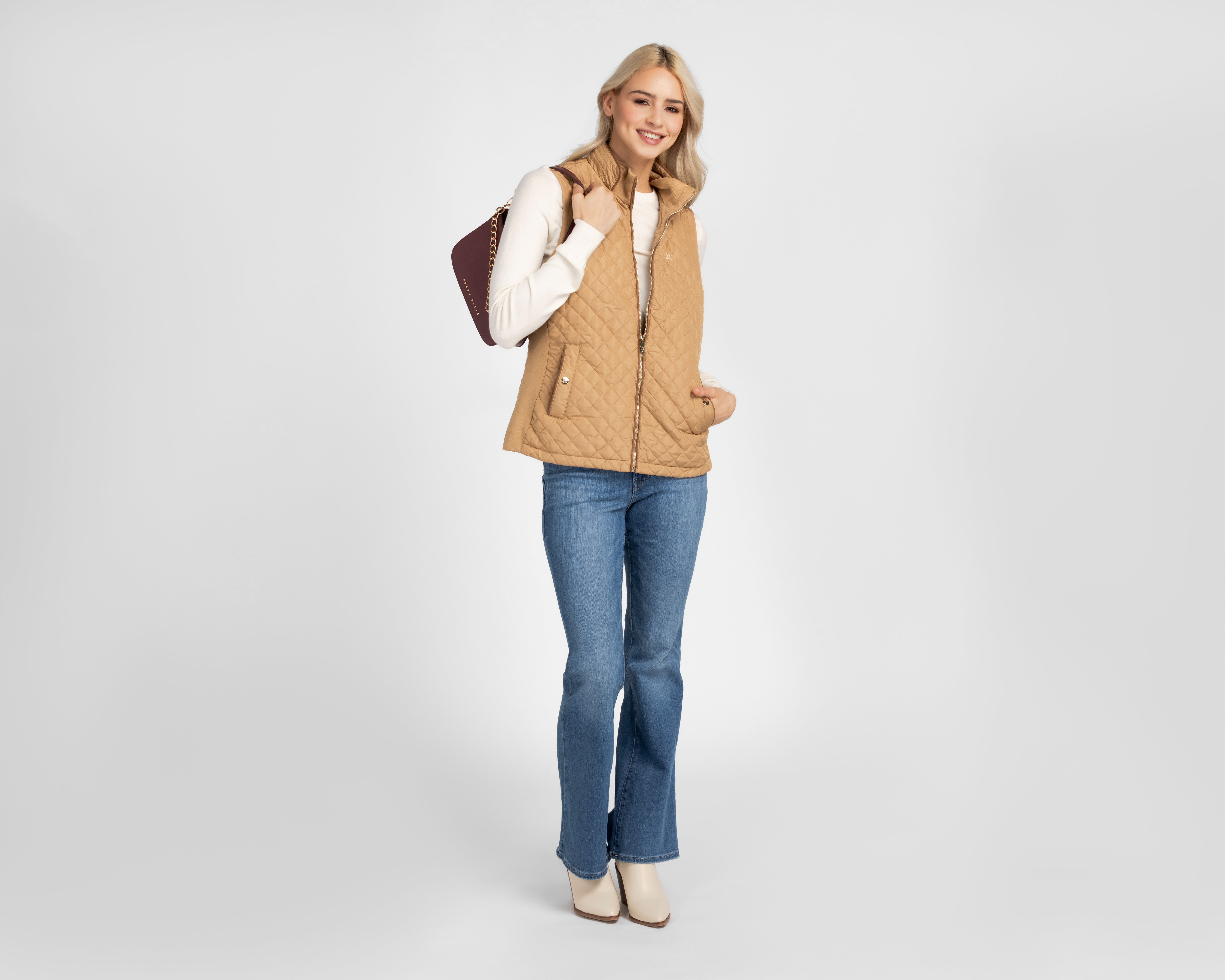 Foto 3 pulgar | Foto 2 | Chaleco Capitonado York Team Polo Club para Mujer