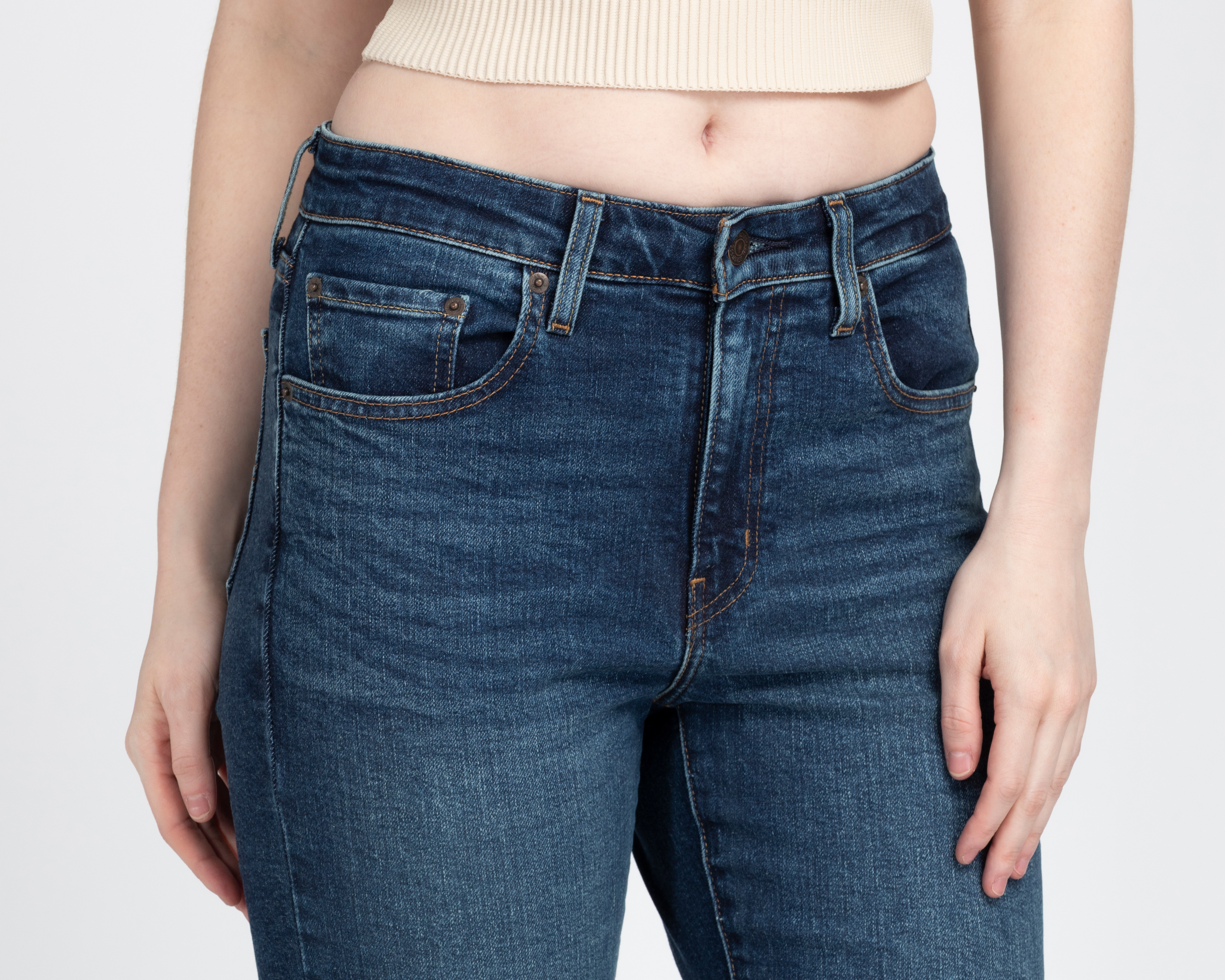 Foto 5 pulgar | Foto 4 | Jeans Kick Bootcut Levi's 725 para Mujer