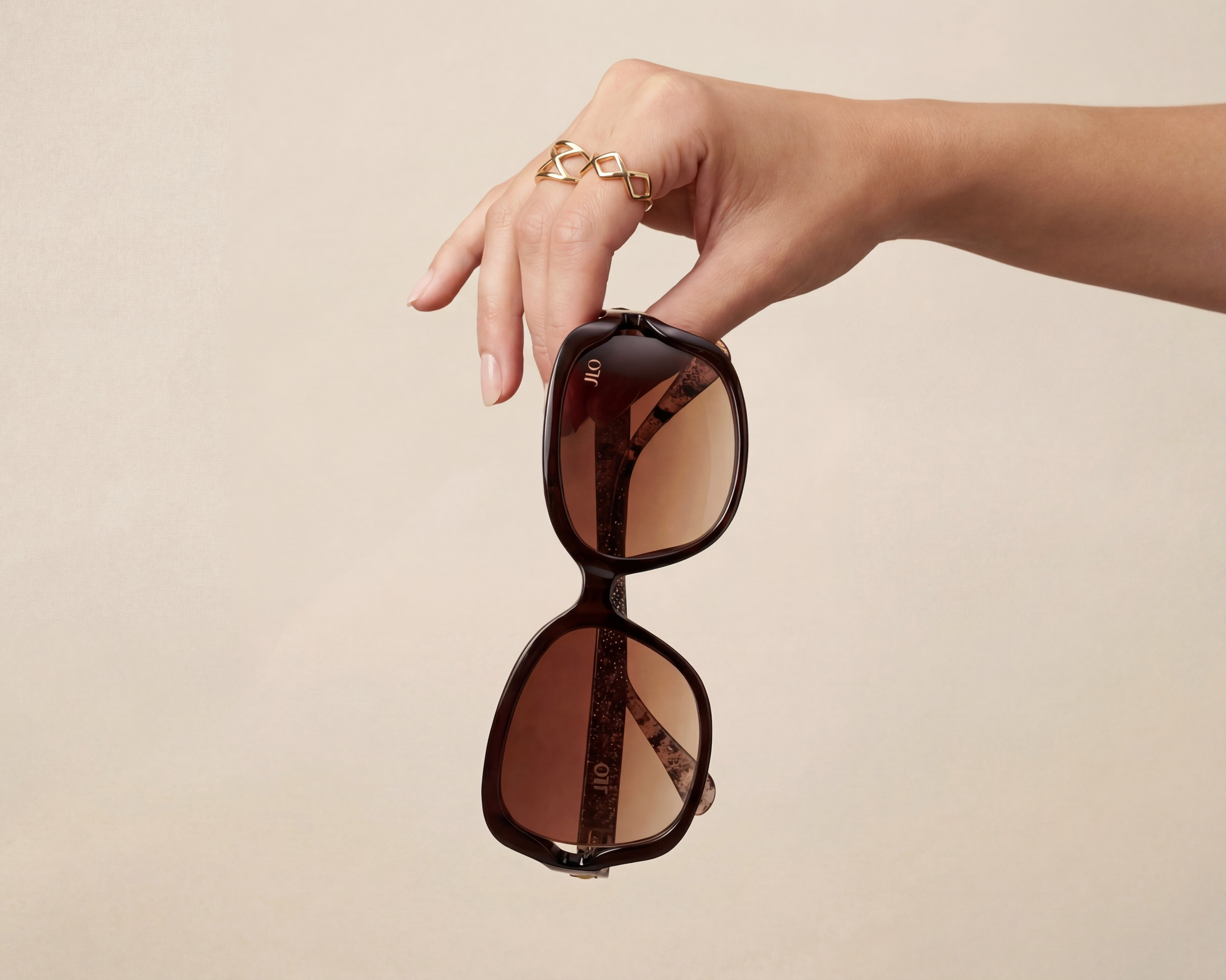 Foto 7 pulgar | Foto 6 | Lentes de Sol para Mujer Jennifer Lopez Cuadrados Café