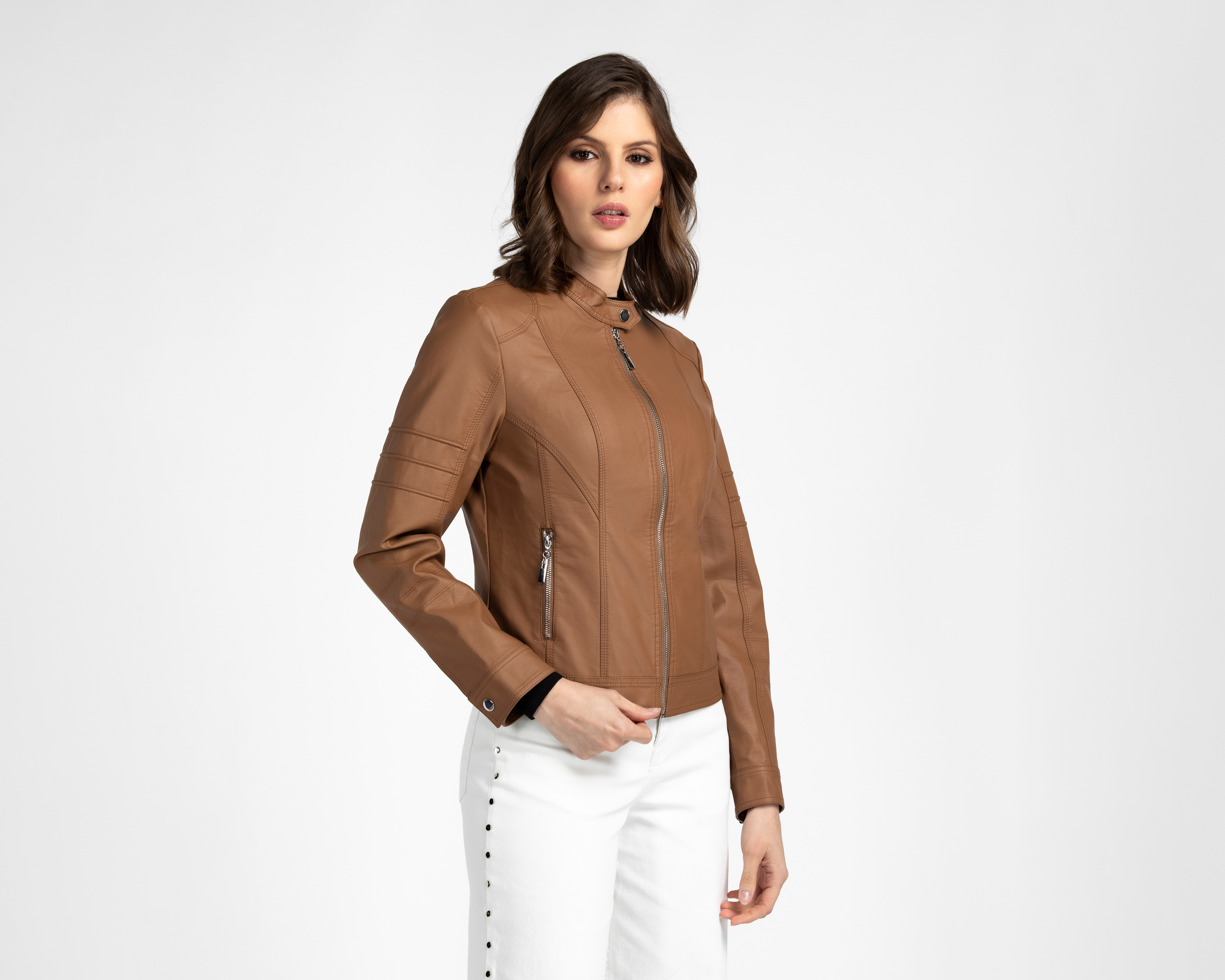 Foto 2 pulgar | Foto 1 | Chamarra Café Sahara para Mujer