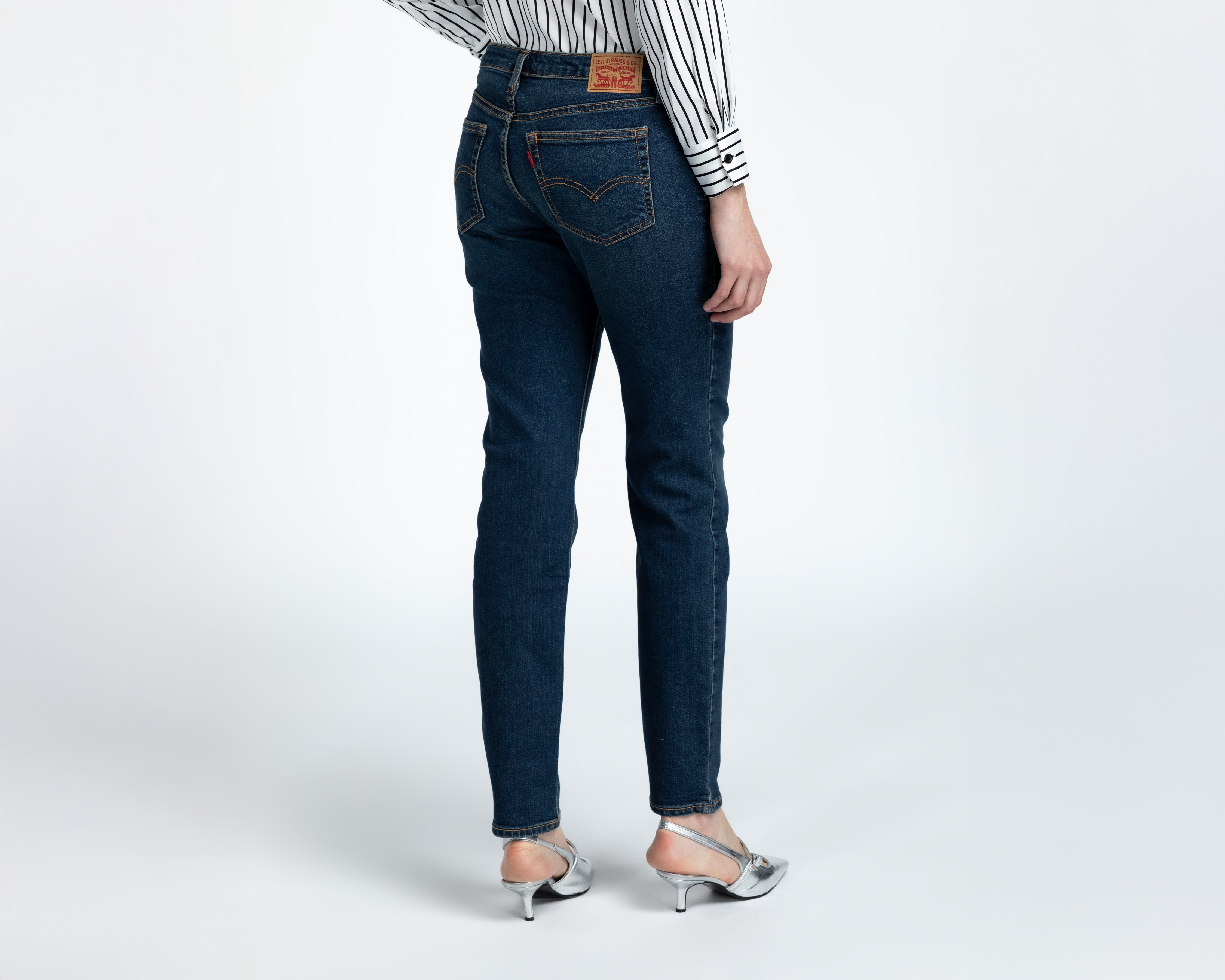 Foto 4 pulgar | Foto 3 | Jeans Skinny Levi's para Mujer