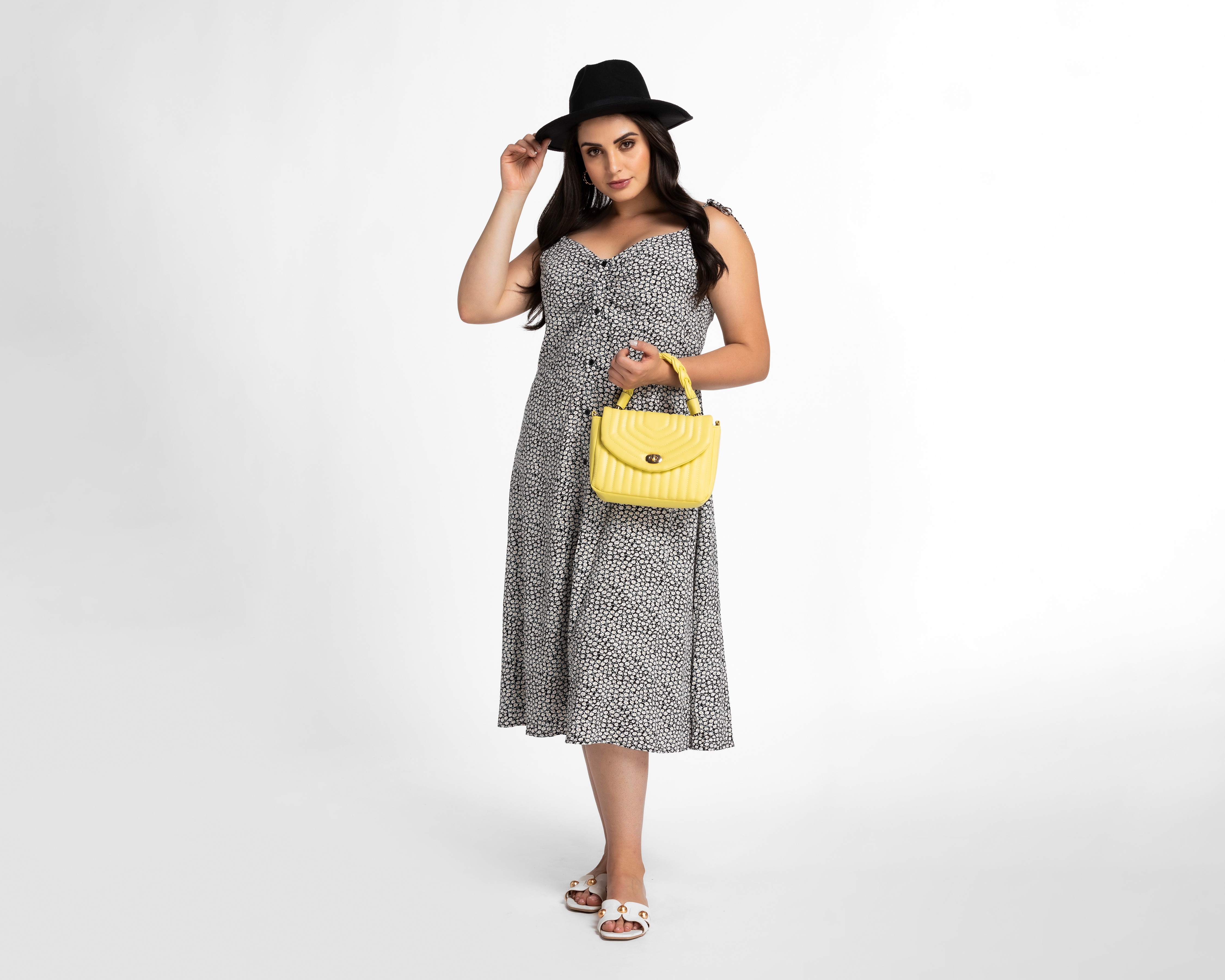 Foto 6 pulgar | Foto 5 | Vestido 18 Forever Casual de Tirantes con Estampado Floral