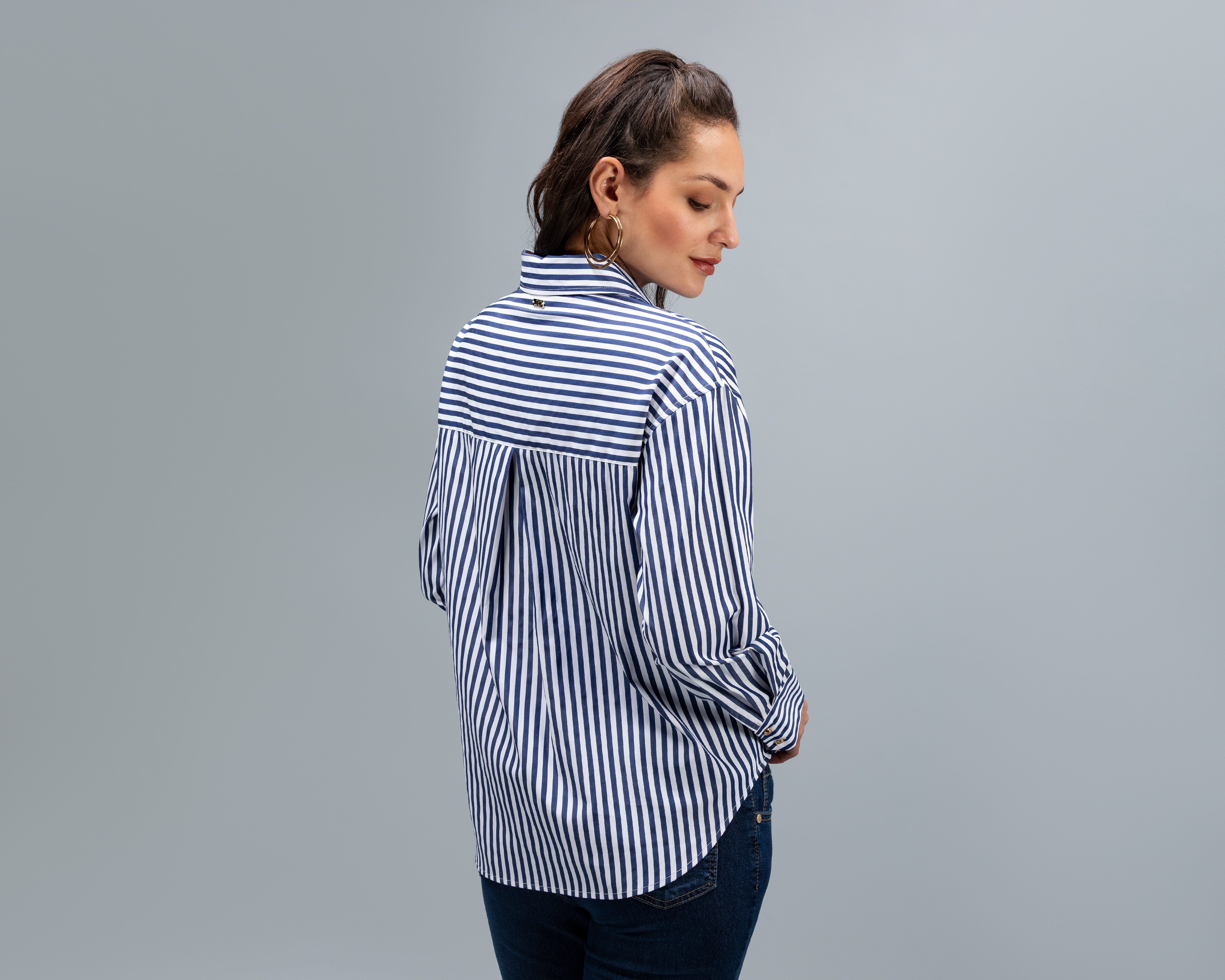 Foto 4 pulgar | Foto 3 | Blusa a Rayas Jennifer Lopez para Mujer