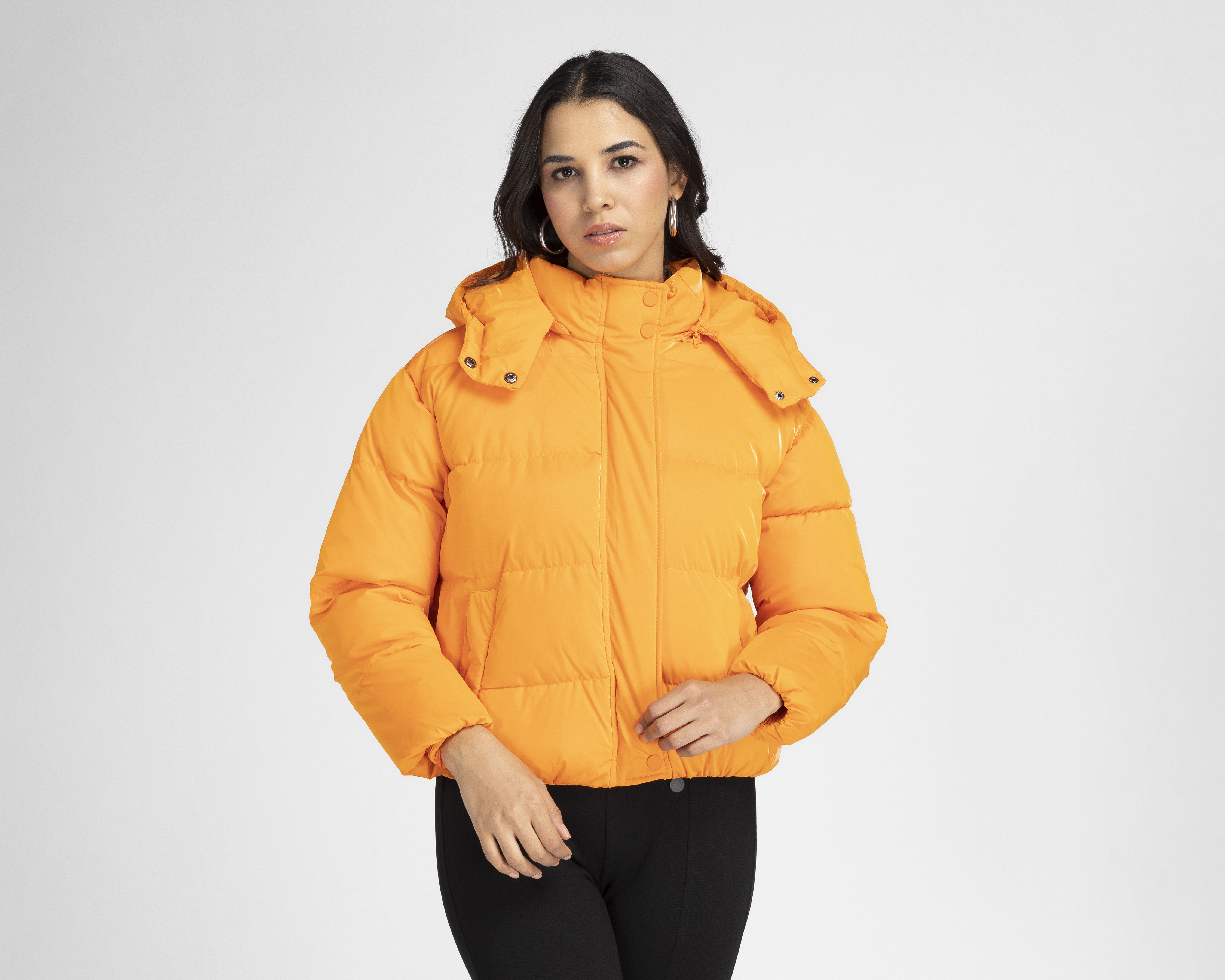 Foto 2 pulgar | Foto 1 | Chamarra Ann Miller Anaranjada con Gorro