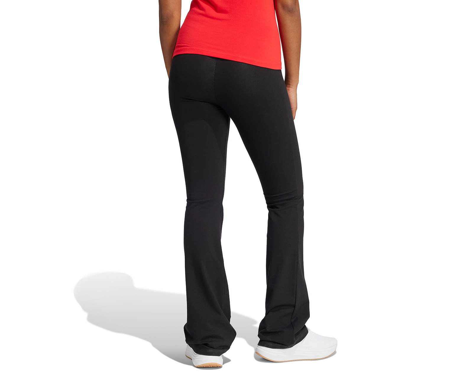 Foto 4 pulgar | Foto 3 | Leggings de Entrenamiento Adidas Essentials Small Logo Flared para Mujer