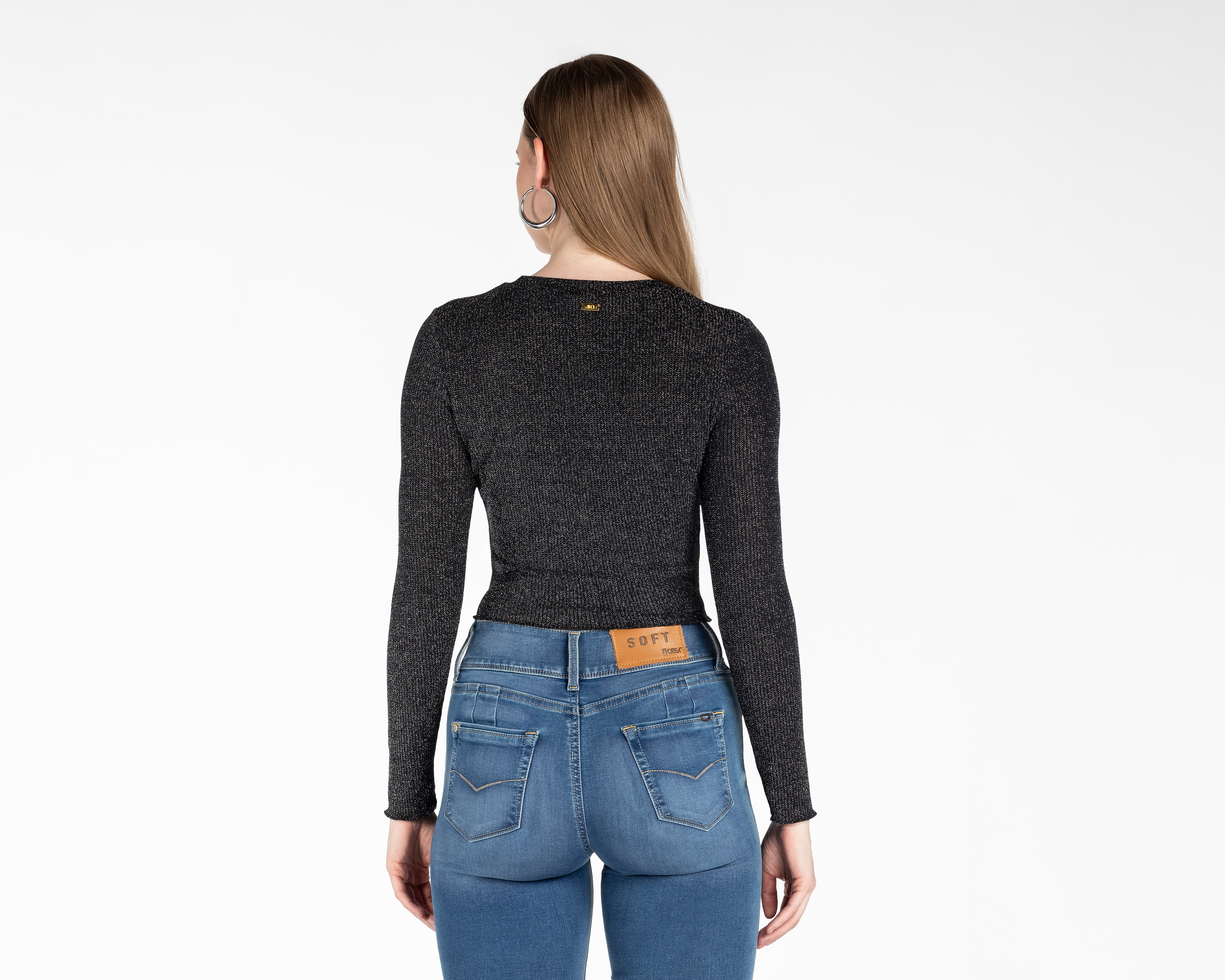Foto 4 pulgar | Foto 3 | Blusa Jennifer Lopez con Hilo Metálico para Mujer