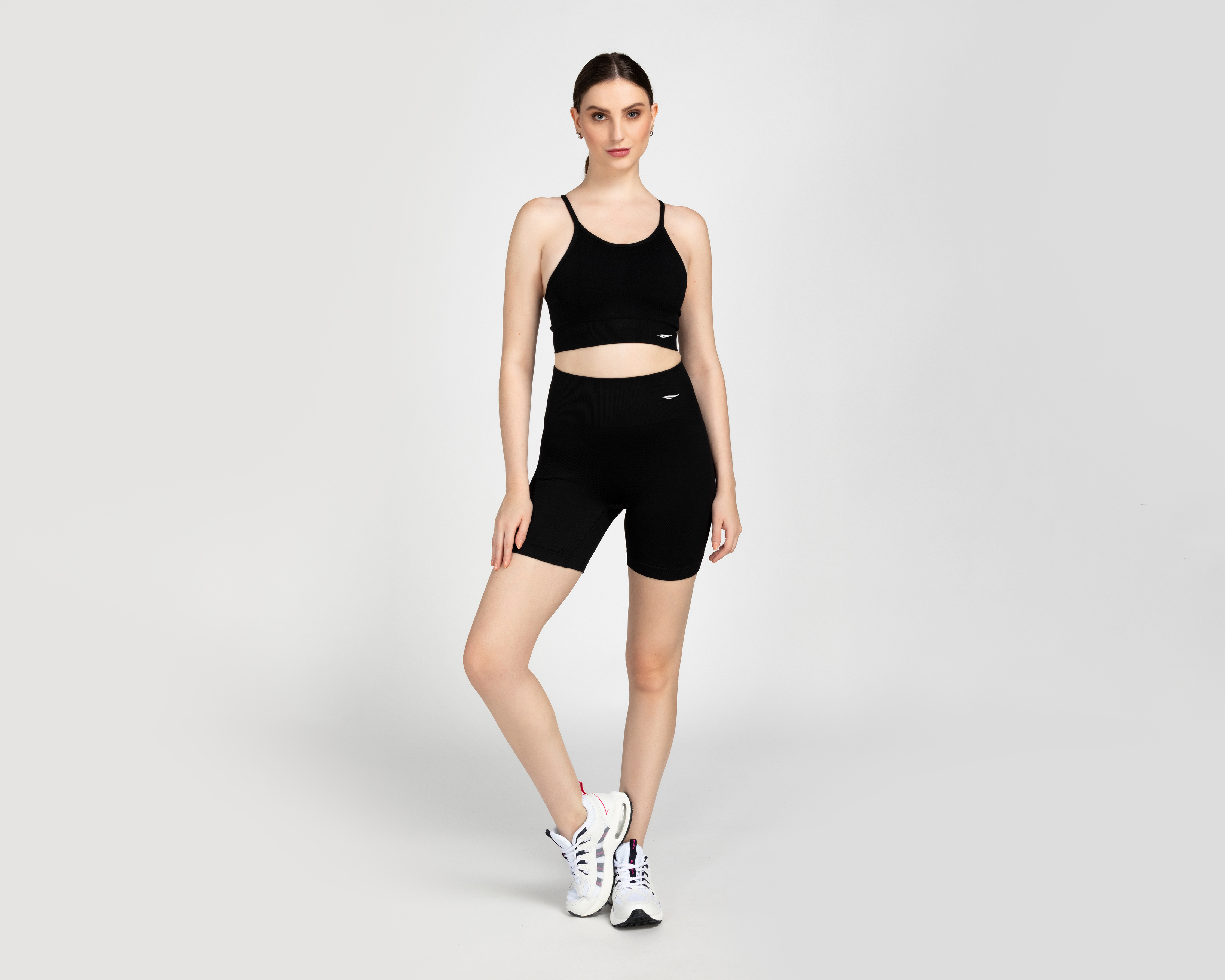 Foto 2 pulgar | Foto 1 | Short Biker y Top Sportline para Mujer