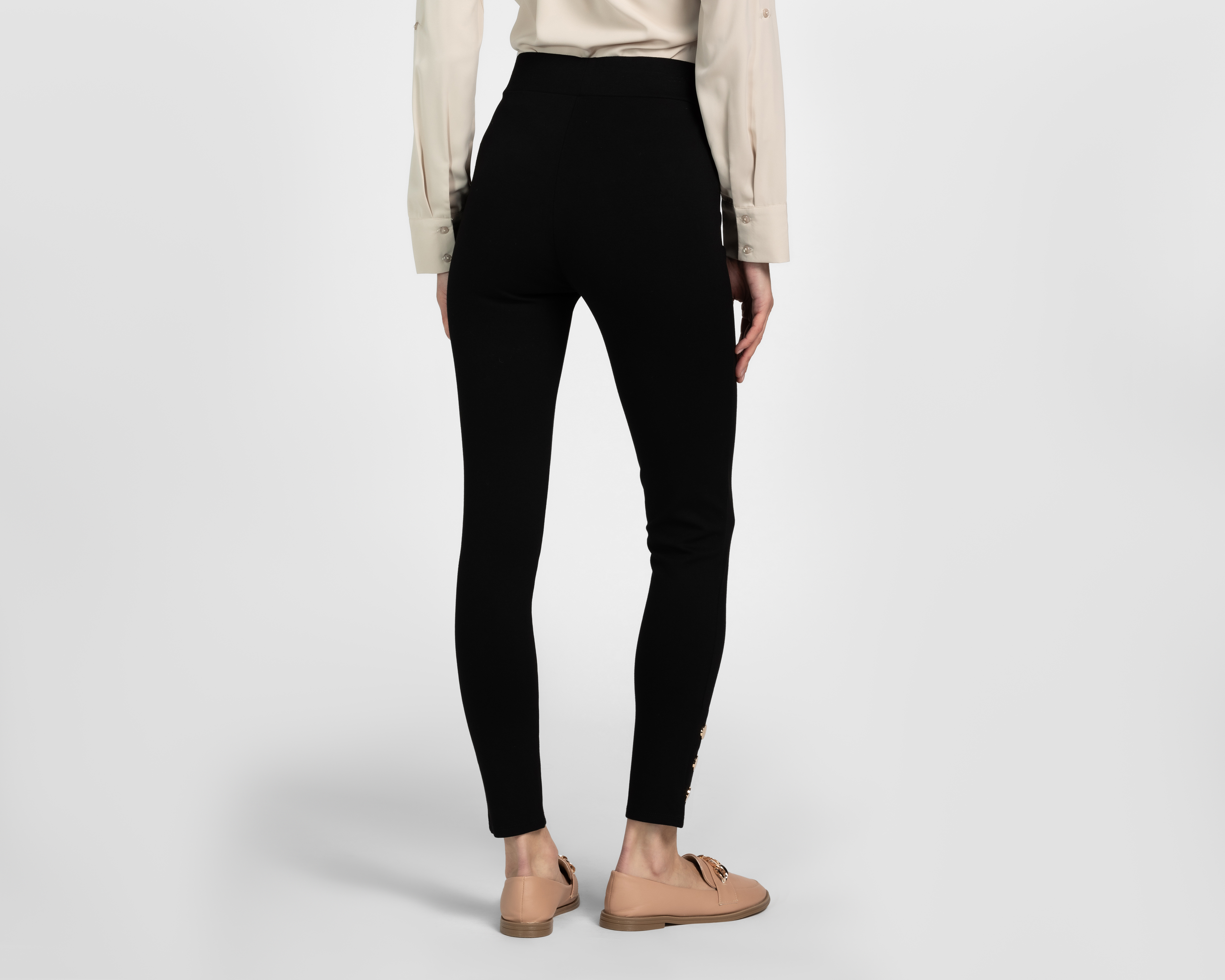 Foto 4 pulgar | Foto 3 | Leggings Sahara Negro con Botones