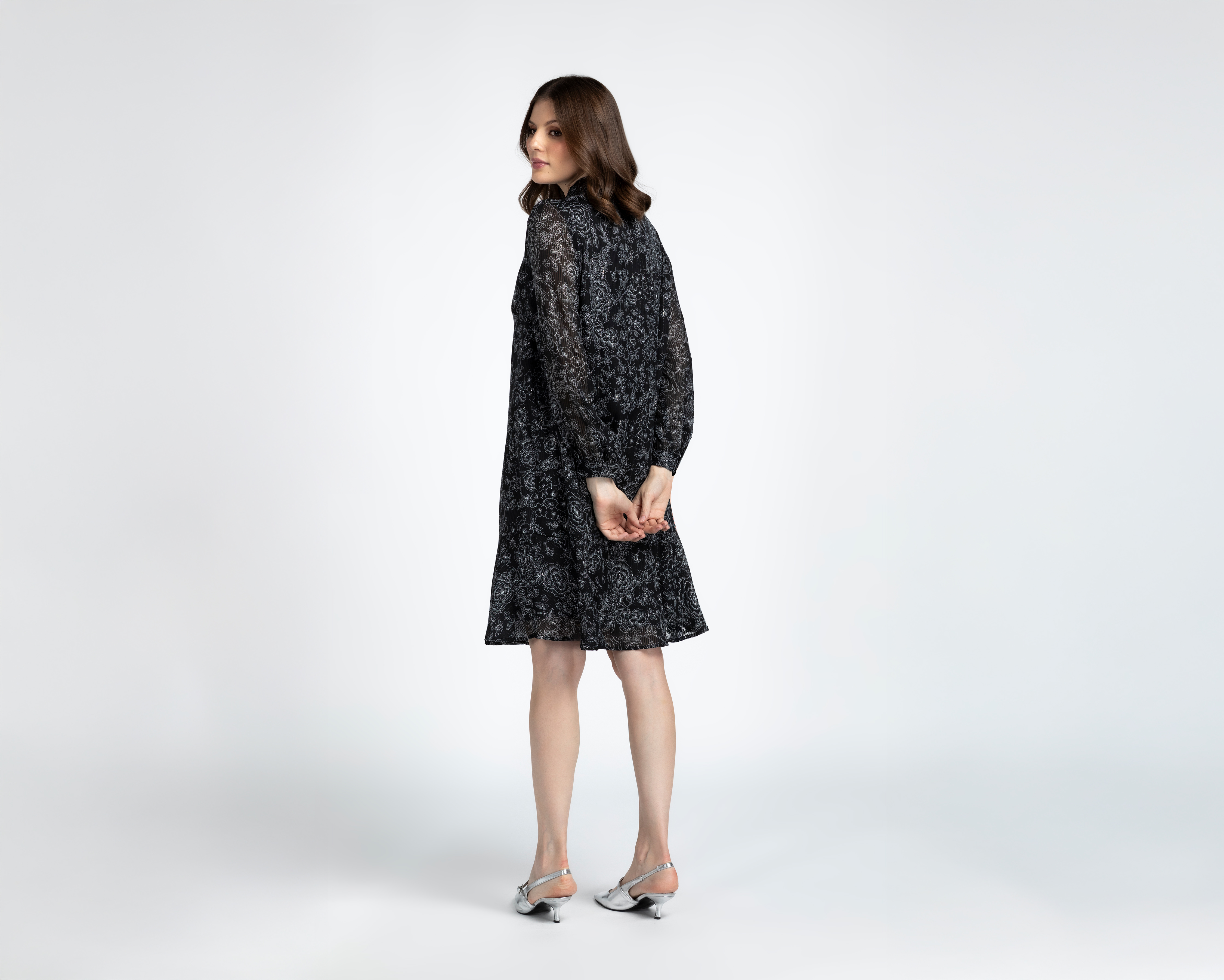 Foto 4 pulgar | Foto 3 | Vestido Formal Sahara Negro Manga Larga Estampado para Mujer