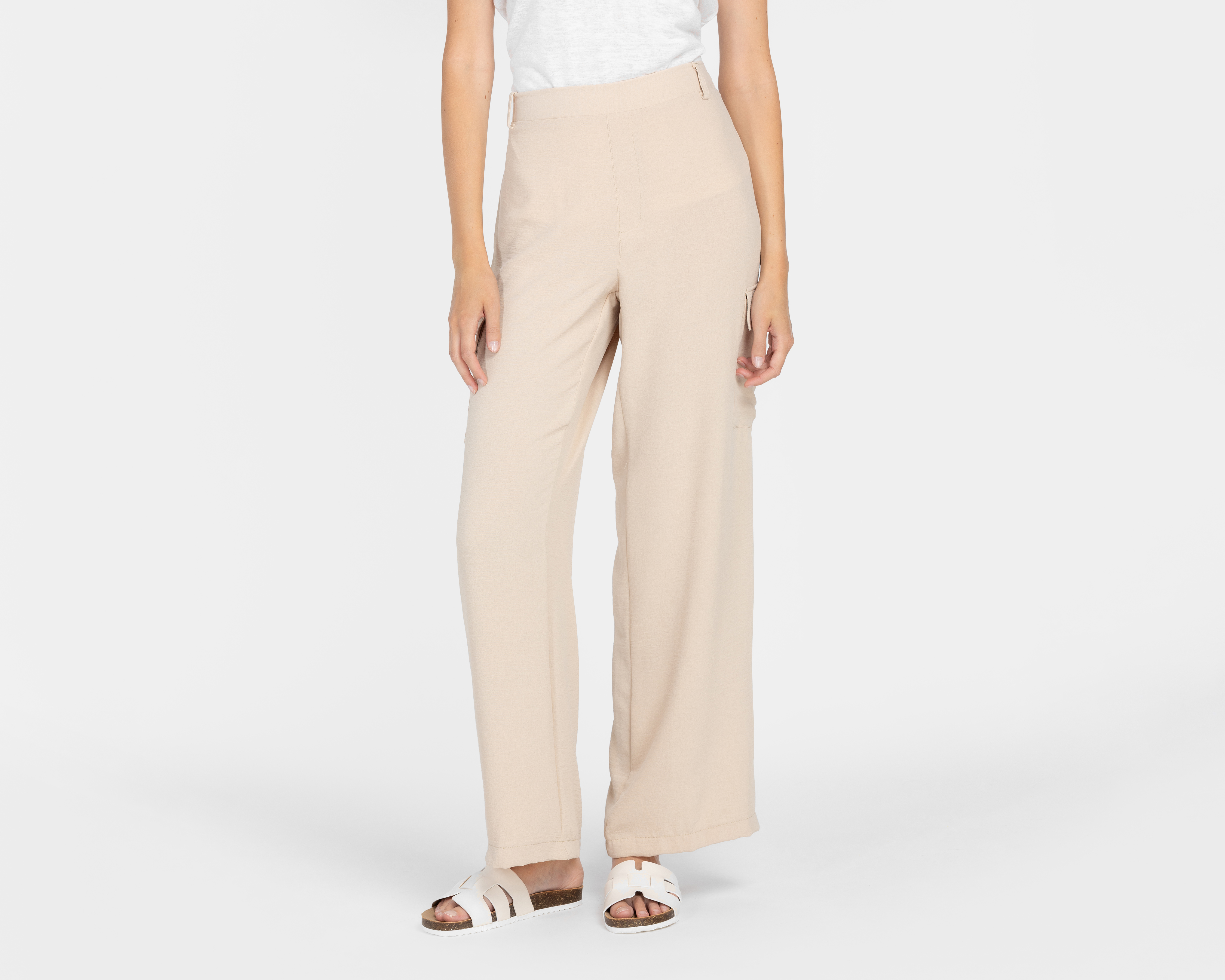 Foto 2 pulgar | Foto 1 | Pantalón Cargo Sahara Beige para Mujer