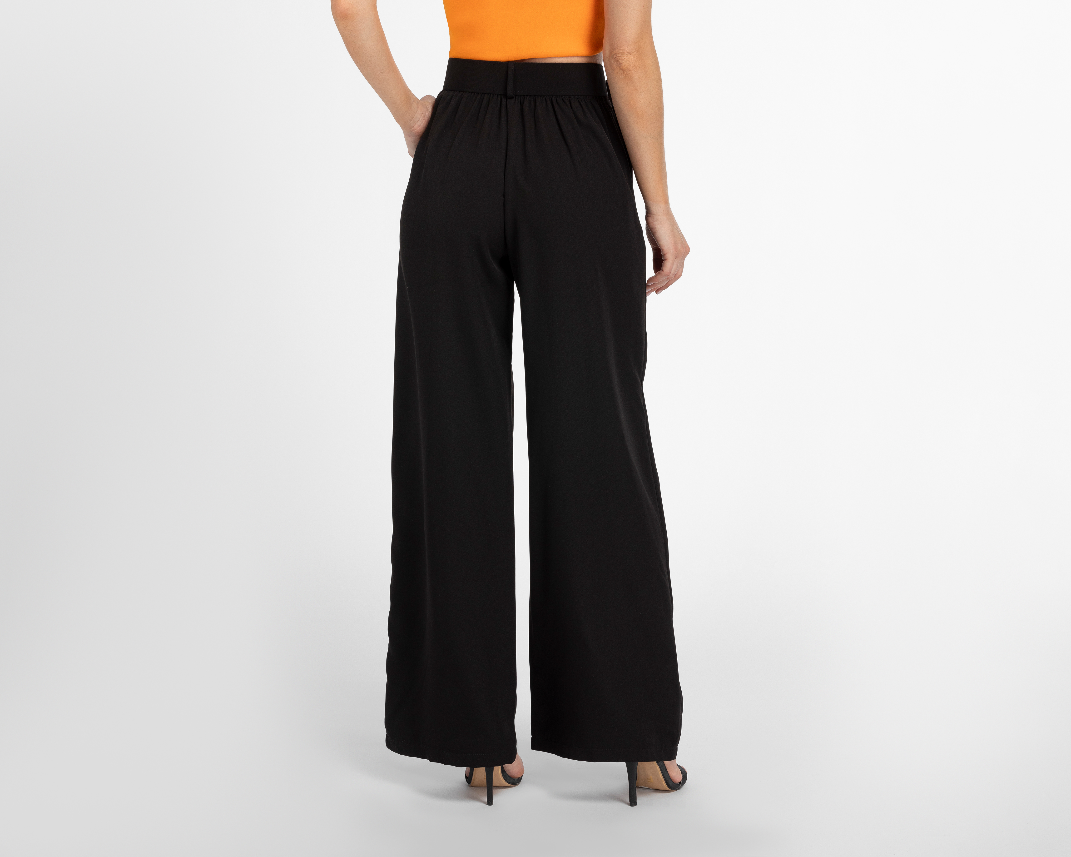 Foto 4 pulgar | Foto 3 | Pantalón ancho Jennifer Lopez Negro