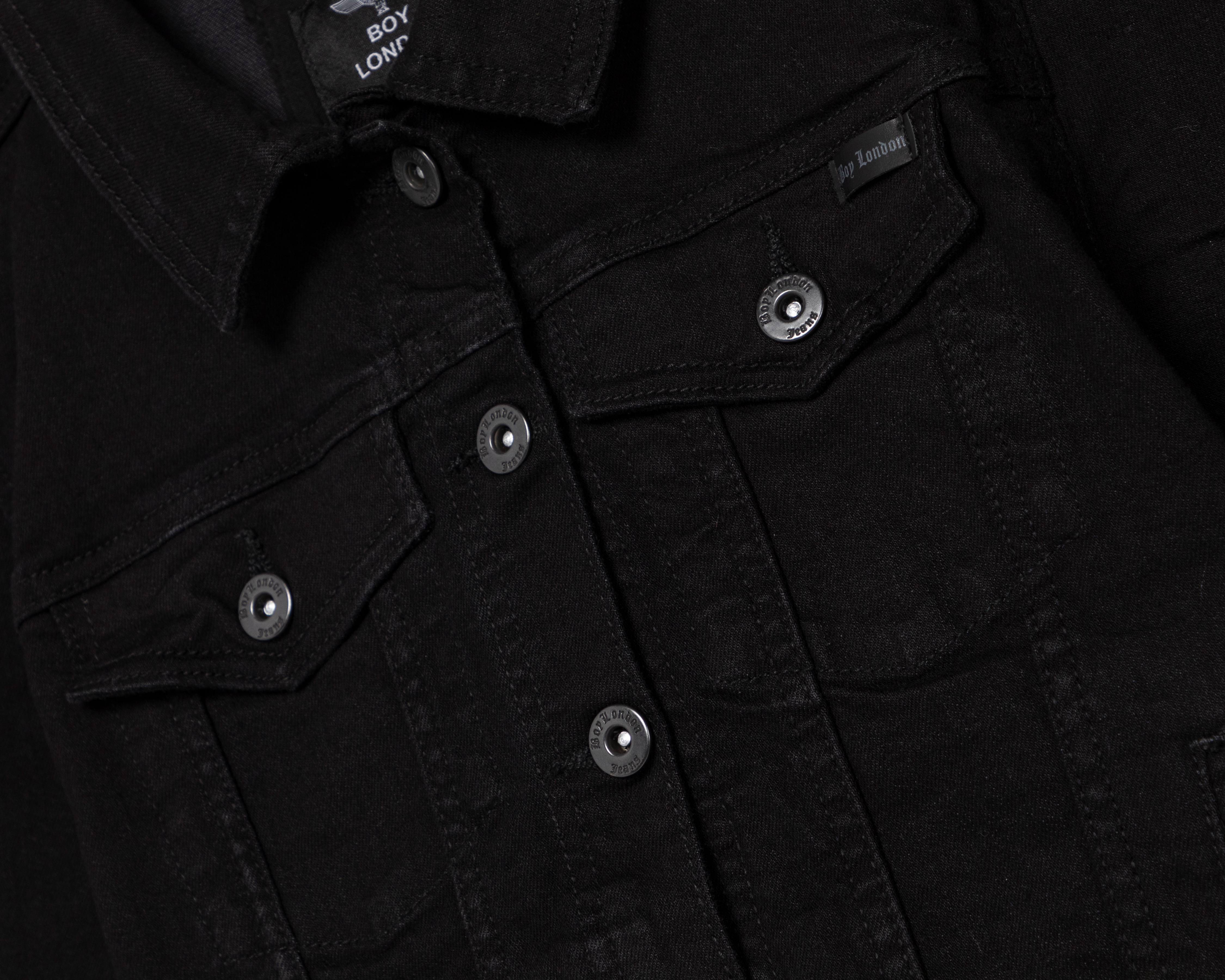 Foto 4 pulgar | Foto 3 | Chamarra de Mezclilla Negra Boy London para Mujer