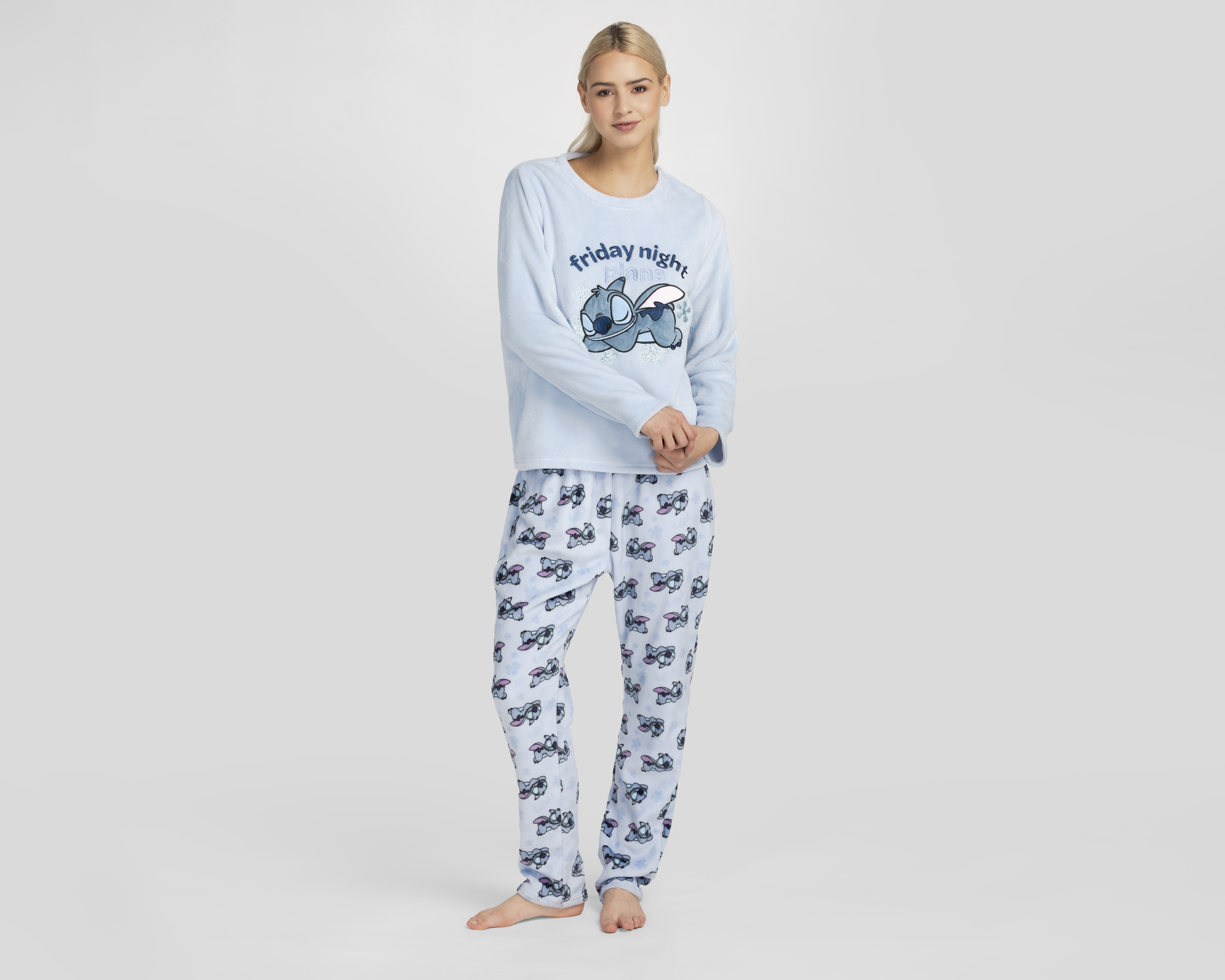 Foto 2 pulgar | Foto 1 | Pijama Disney para Mujer 2 Piezas