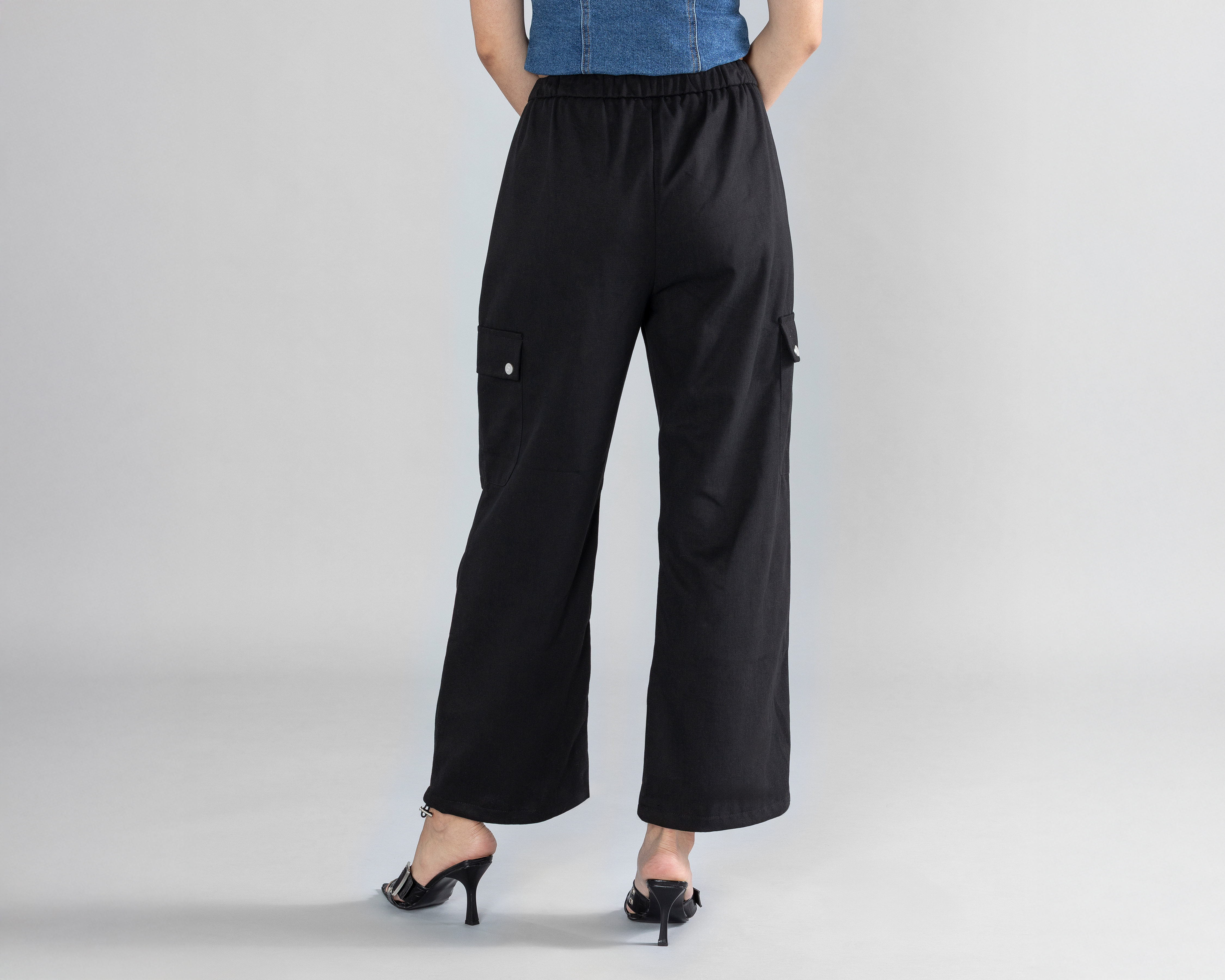 Foto 4 pulgar | Foto 3 | Pantalón Cargo Strona Negro para Mujer