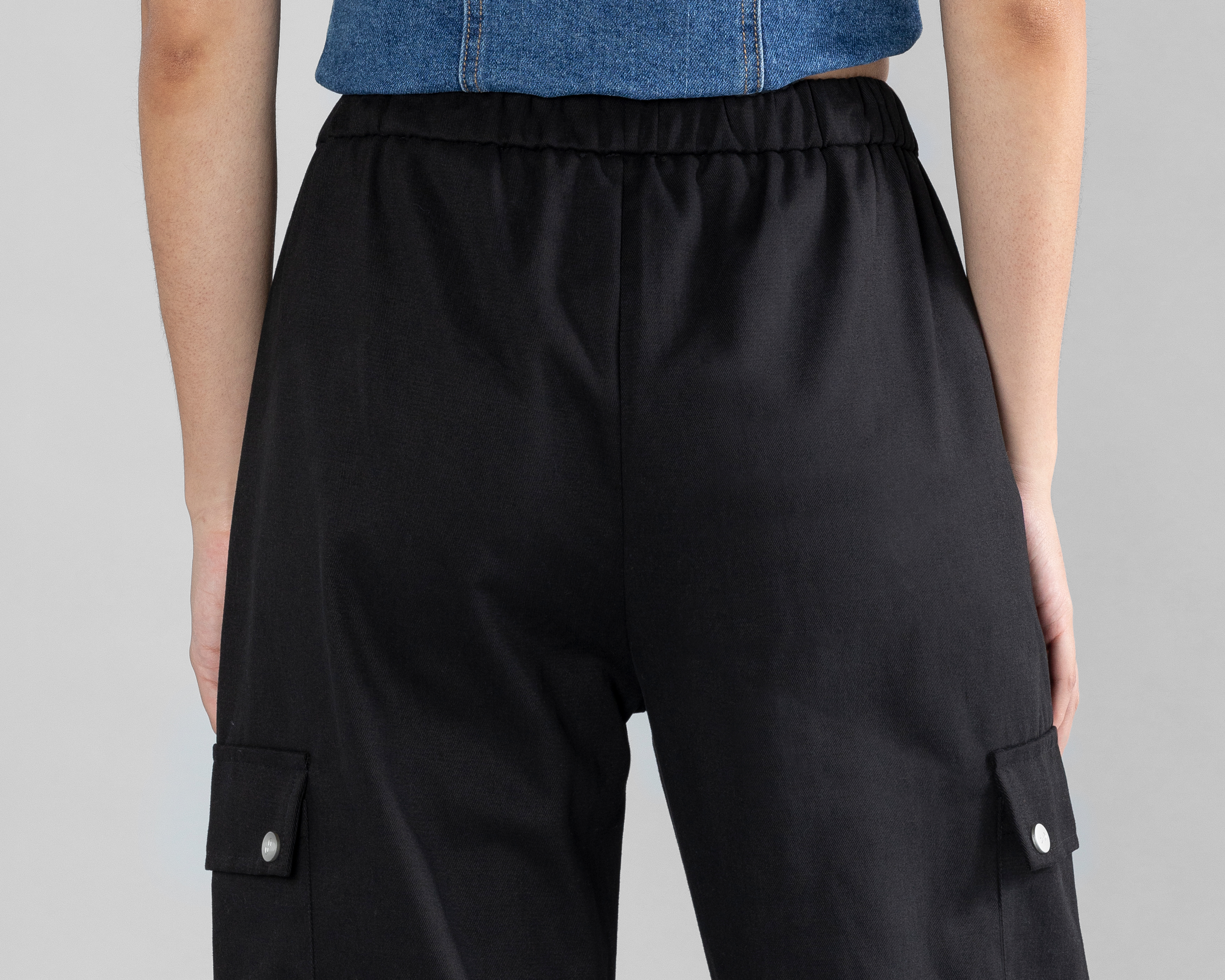 Foto 6 pulgar | Foto 5 | Pantalón Cargo Strona Negro para Mujer