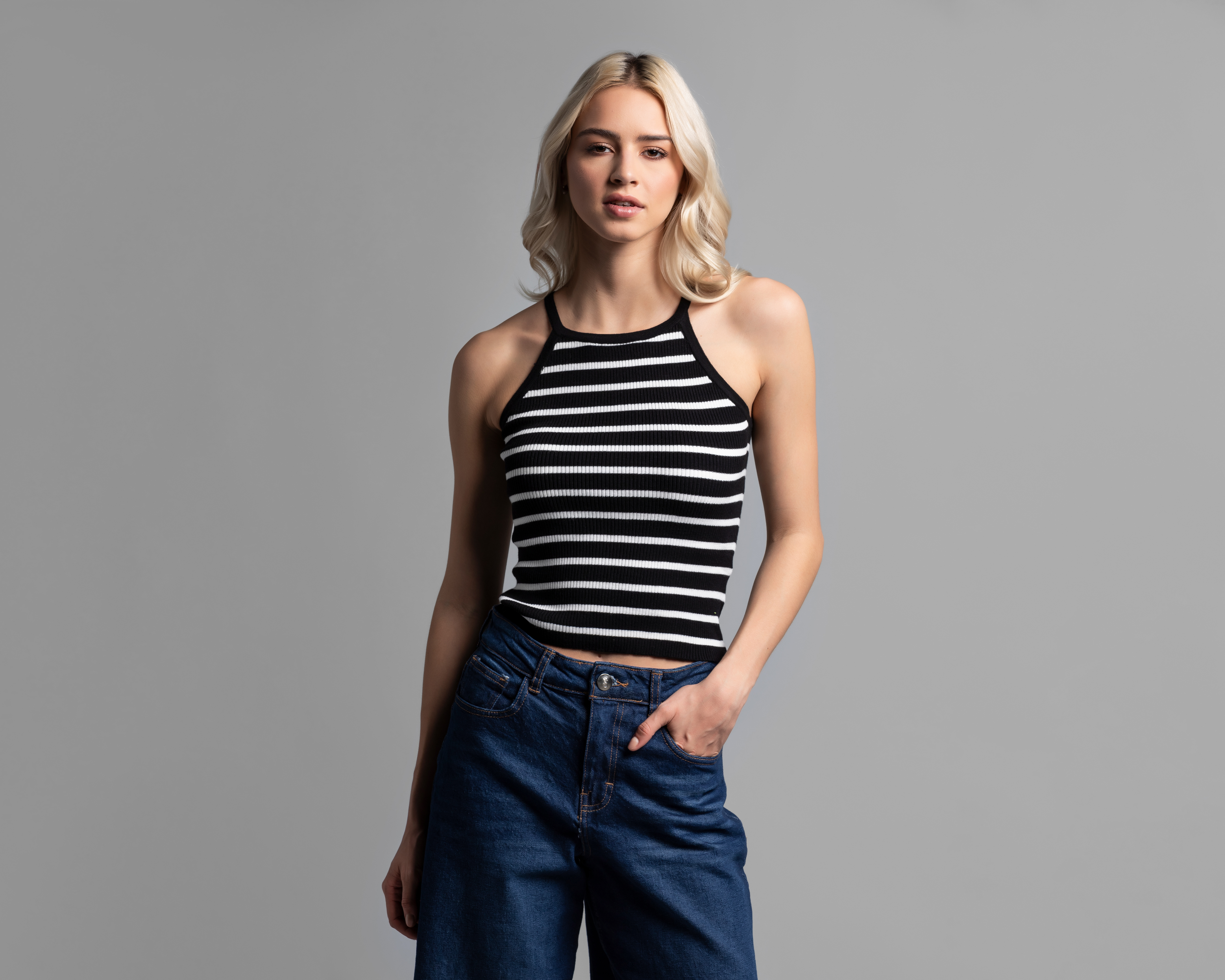 Foto 3 pulgar | Foto 2 | Playera sin Mangas Strona para Mujer