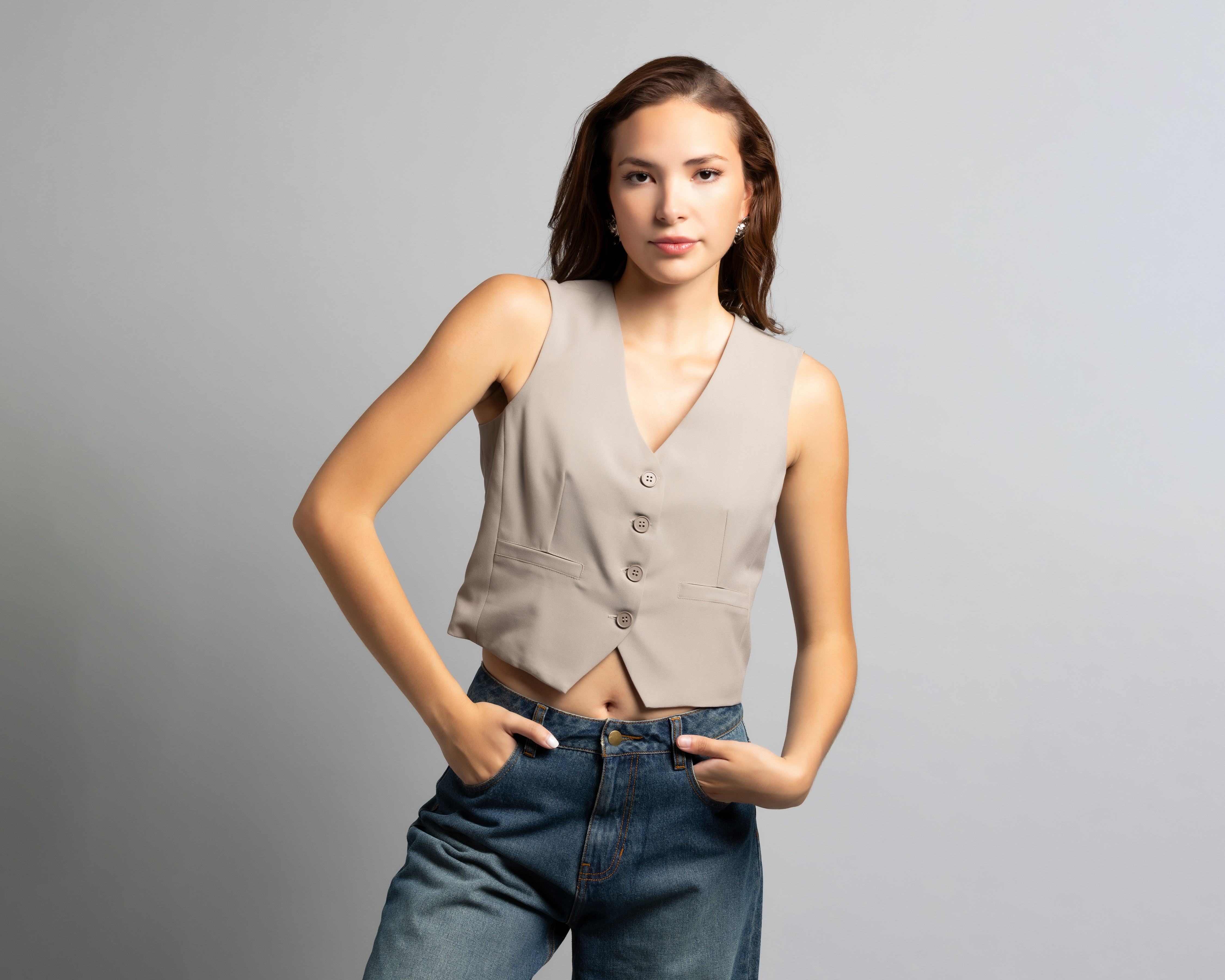 Foto 3 pulgar | Foto 2 | Chaleco Café Strona para Mujer