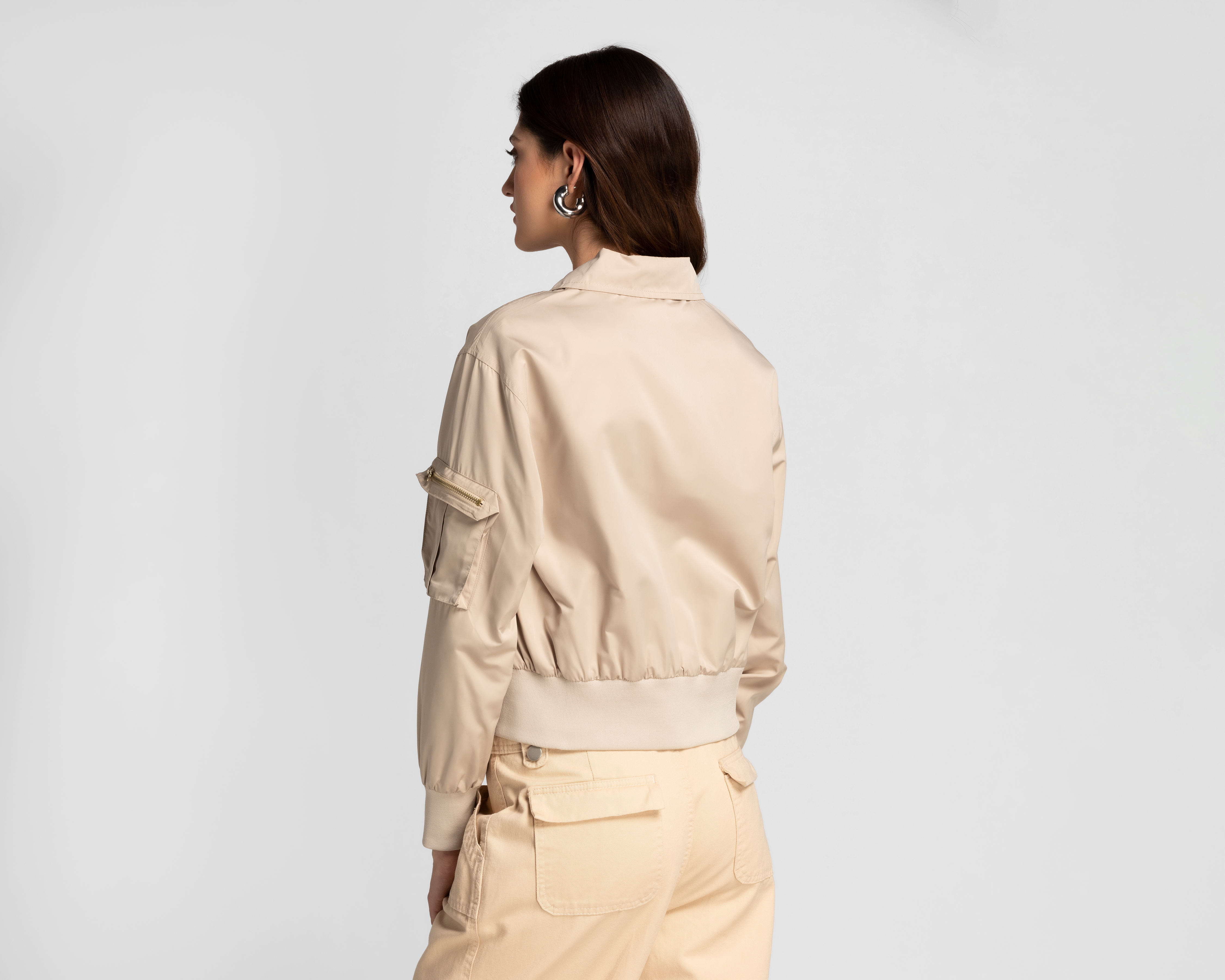 Foto 4 pulgar | Foto 3 | Chamarra Refill Beige con Bolsas Cargo