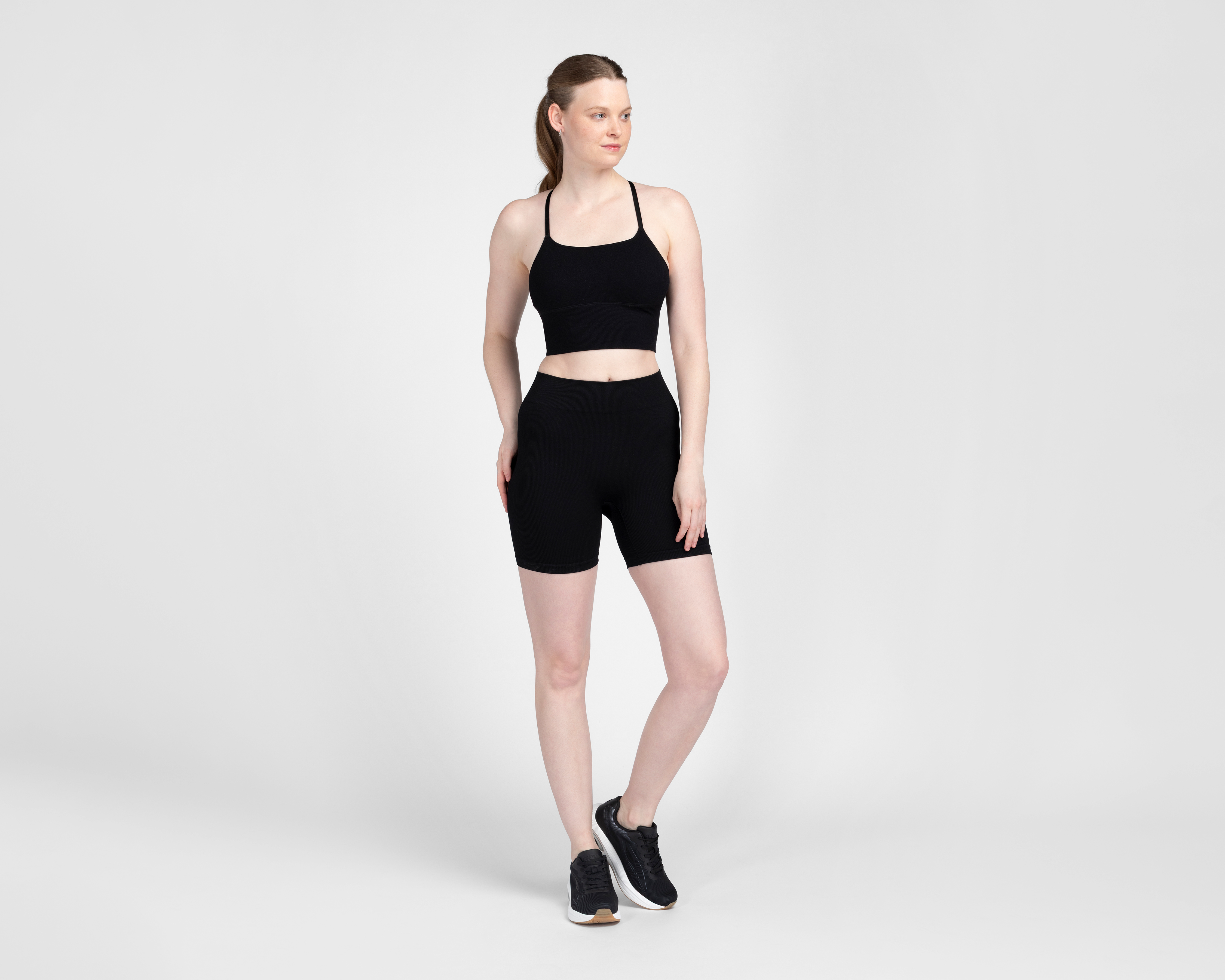 Foto 2 pulgar | Foto 1 | Conjunto Deportivo de Top y Short Sportline para Mujer