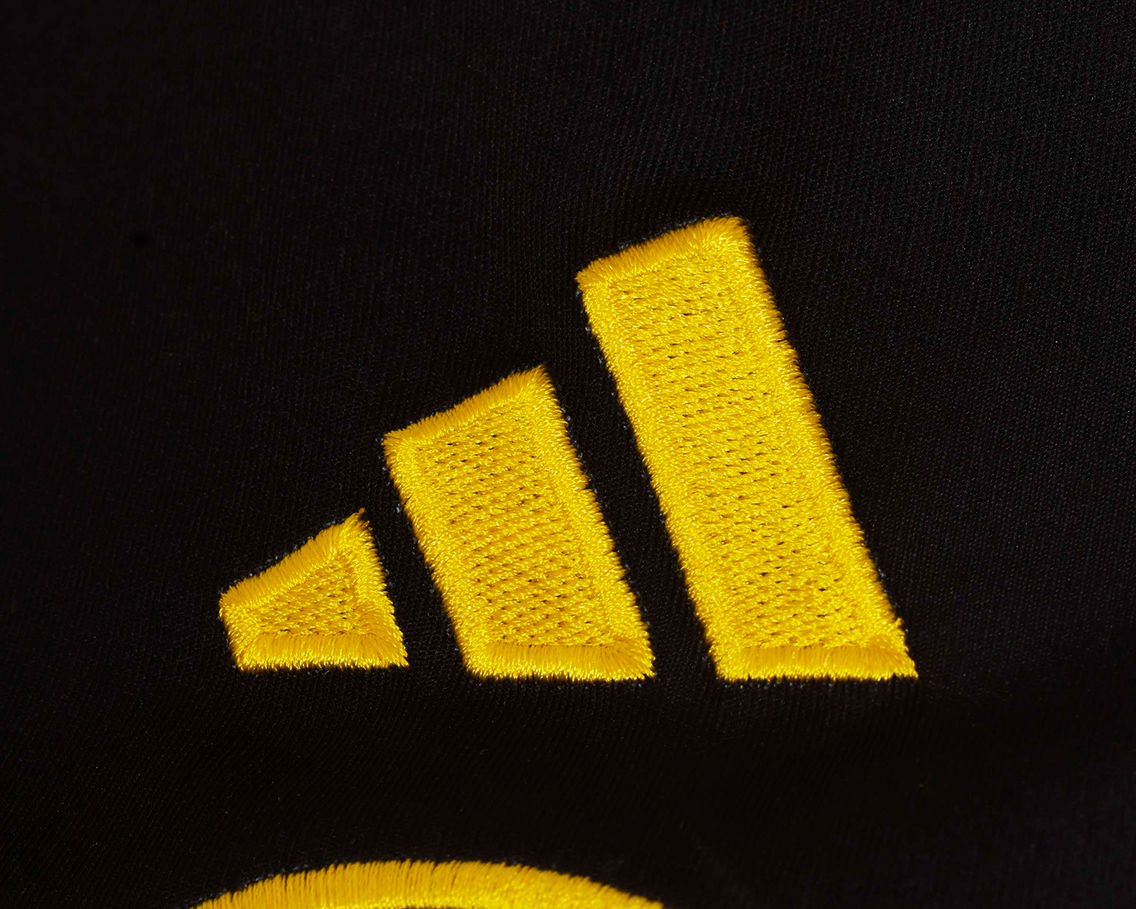 Foto 4 pulgar | Foto 3 | Jersey Adidas Club América Local 25/26 para Mujer