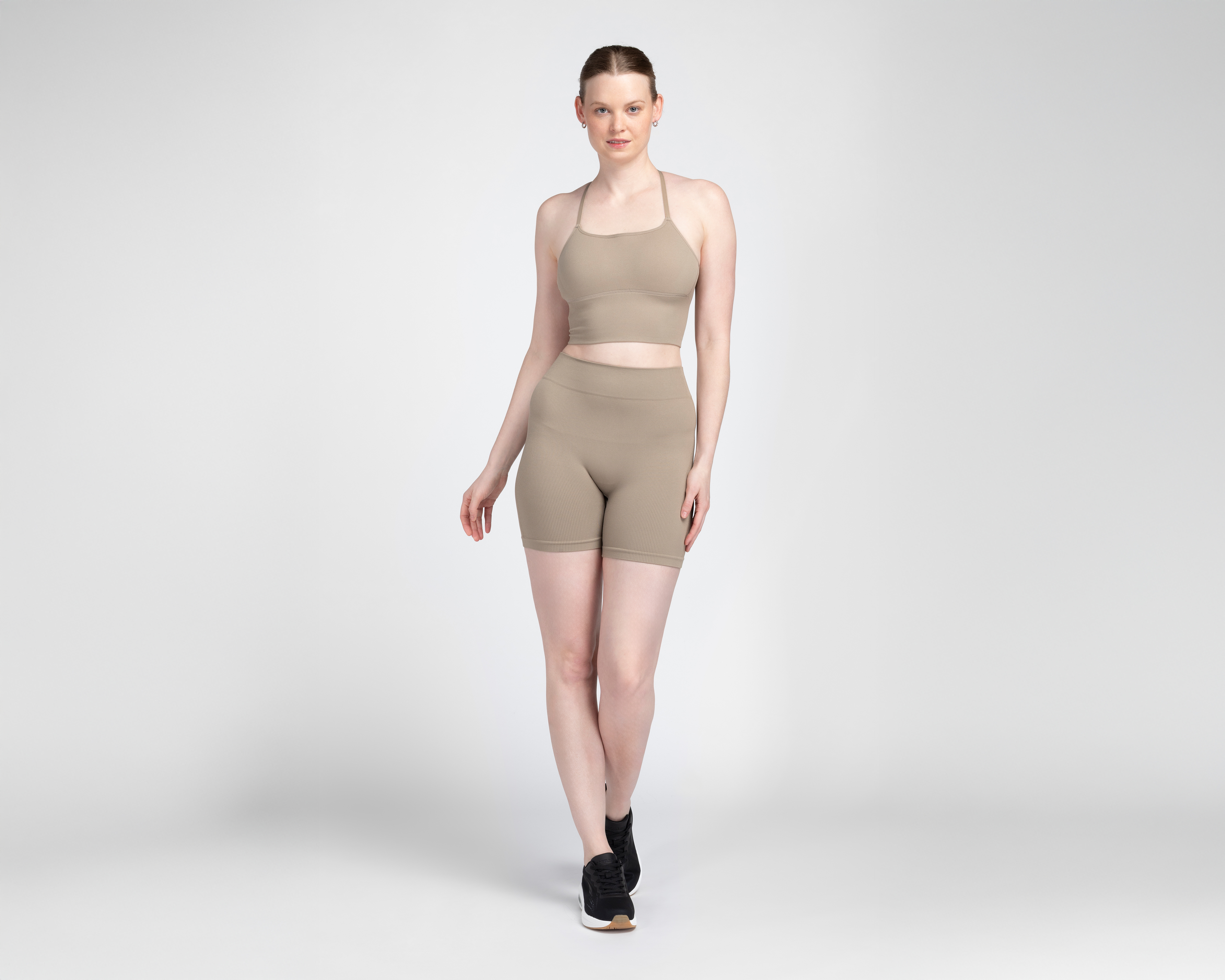 Foto 2 pulgar | Foto 1 | Conjunto Deportivo de Short y Top Sportline para Mujer