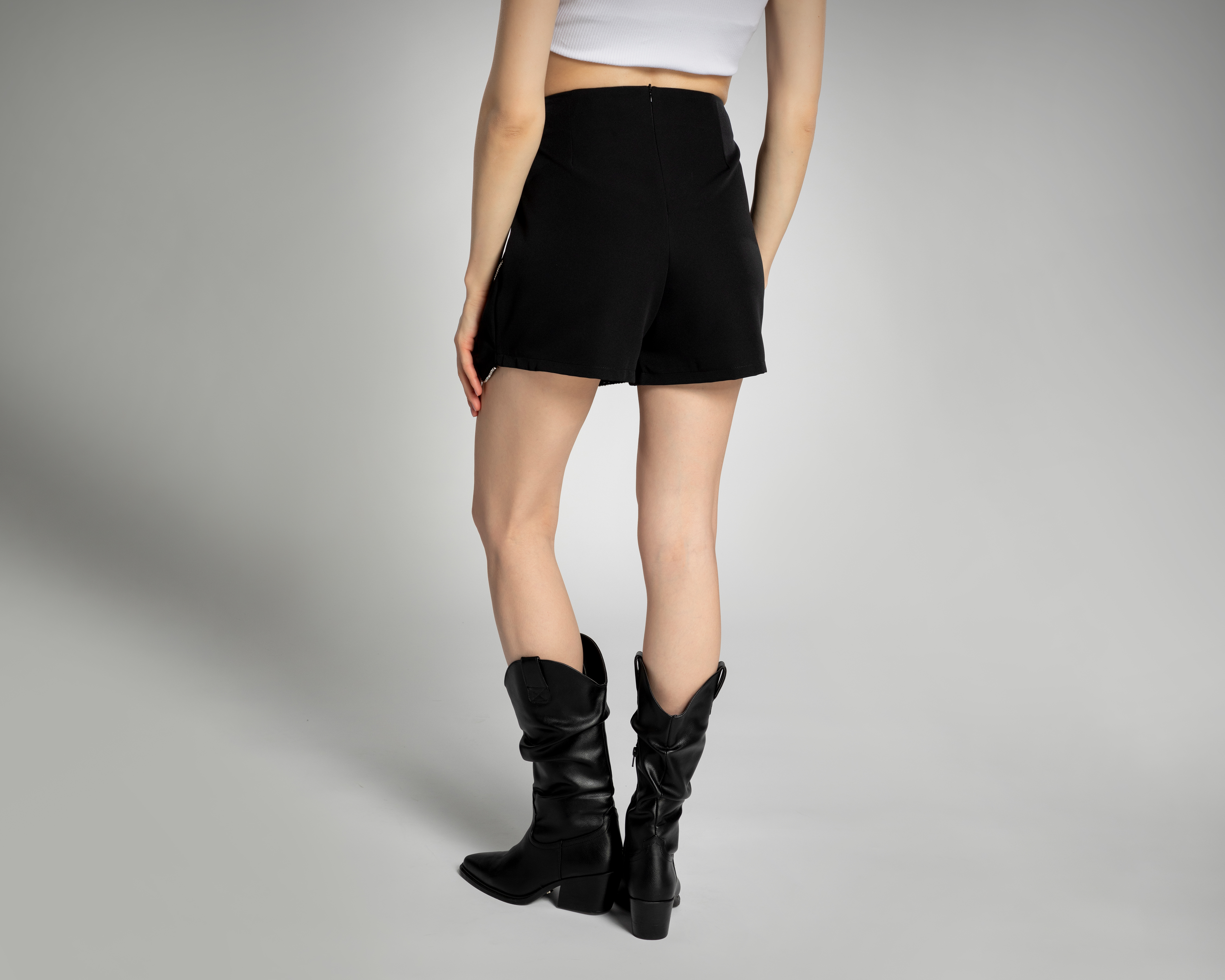 Foto 4 pulgar | Foto 3 | Short Falda Corto Thinner Negra