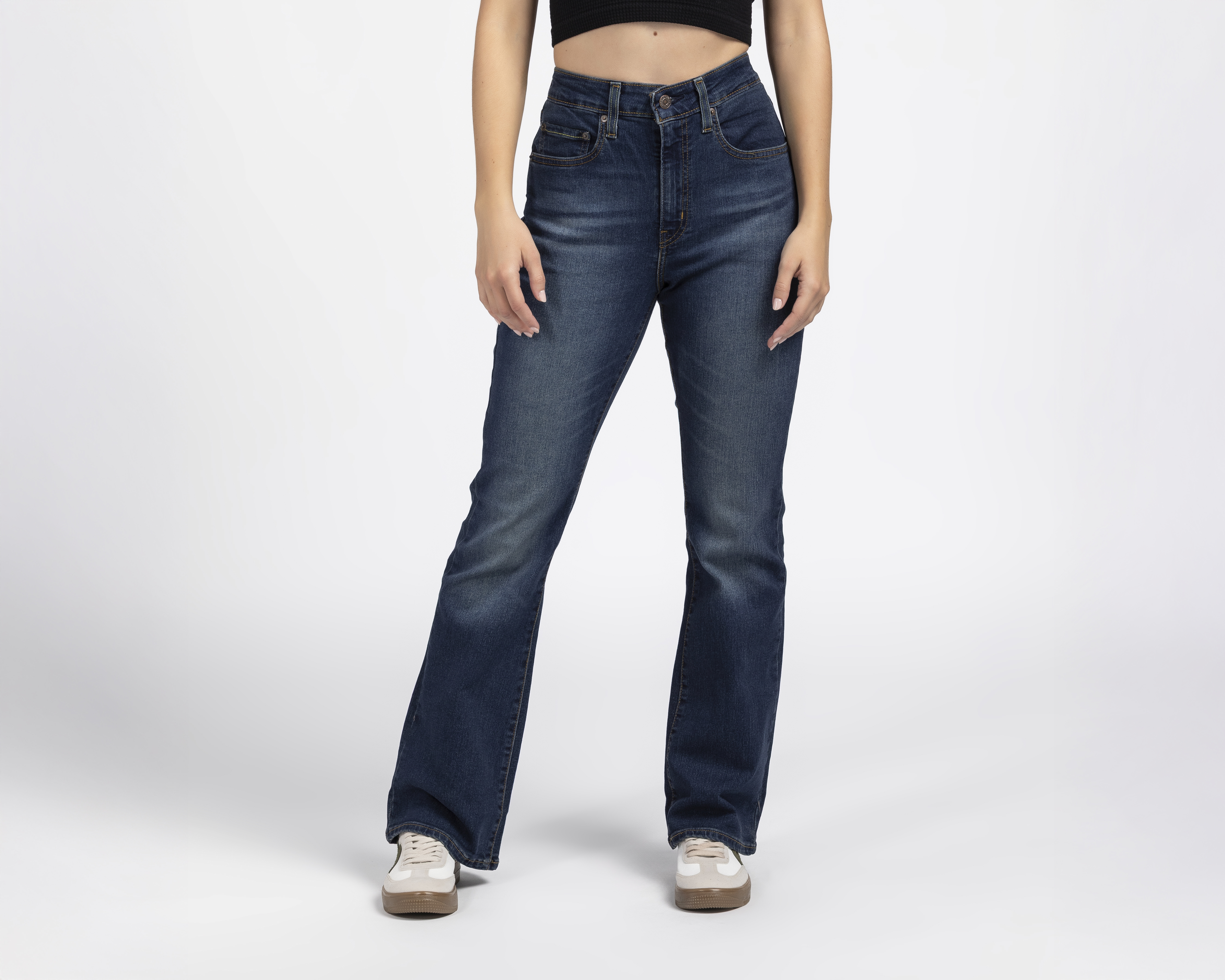 Foto 2 pulgar | Foto 1 | Jeans Levi's 725 High Rise Bootcut para Mujer
