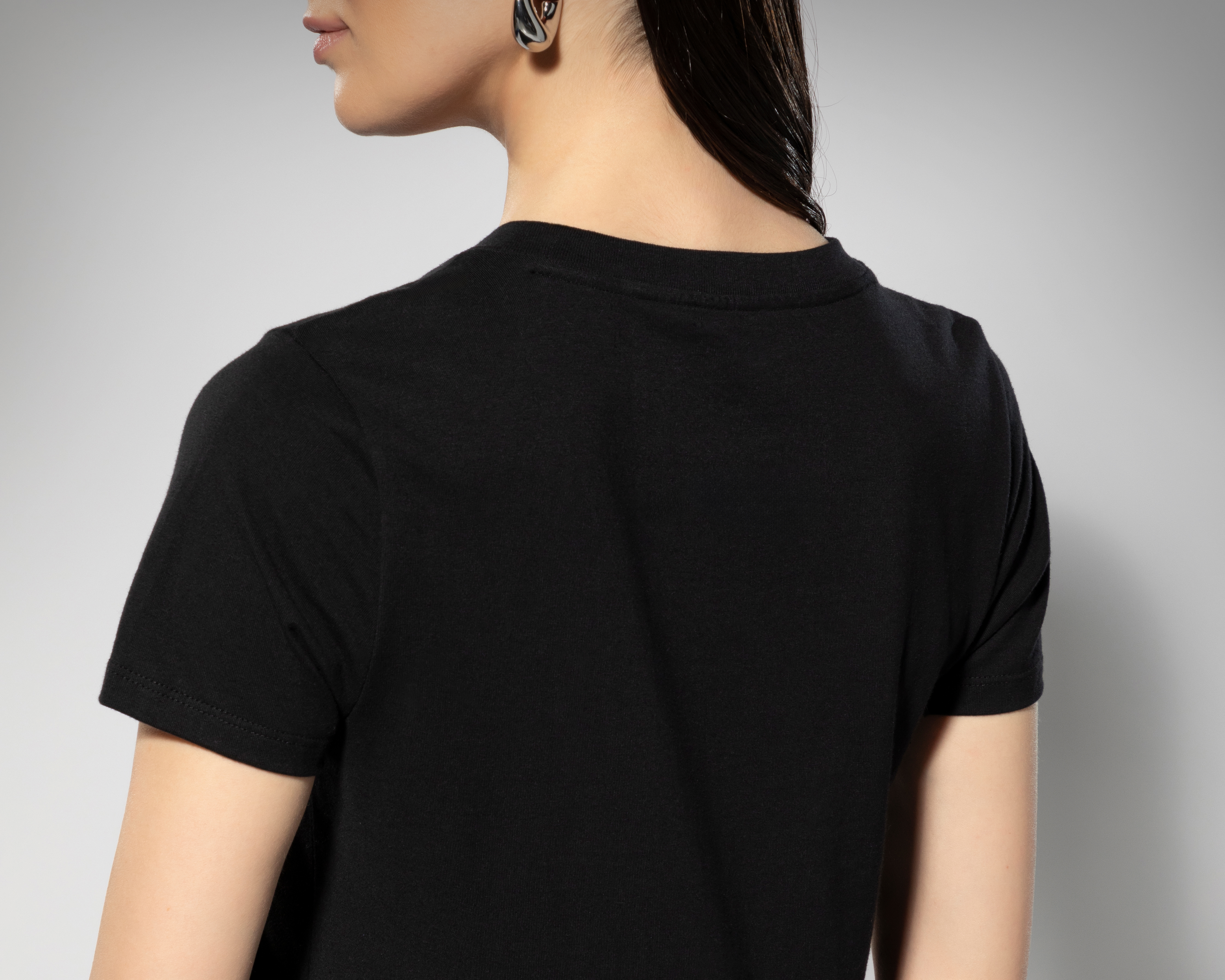 Foto 6 pulgar | Foto 5 | Playera Metallica Negra con Aplicaciones