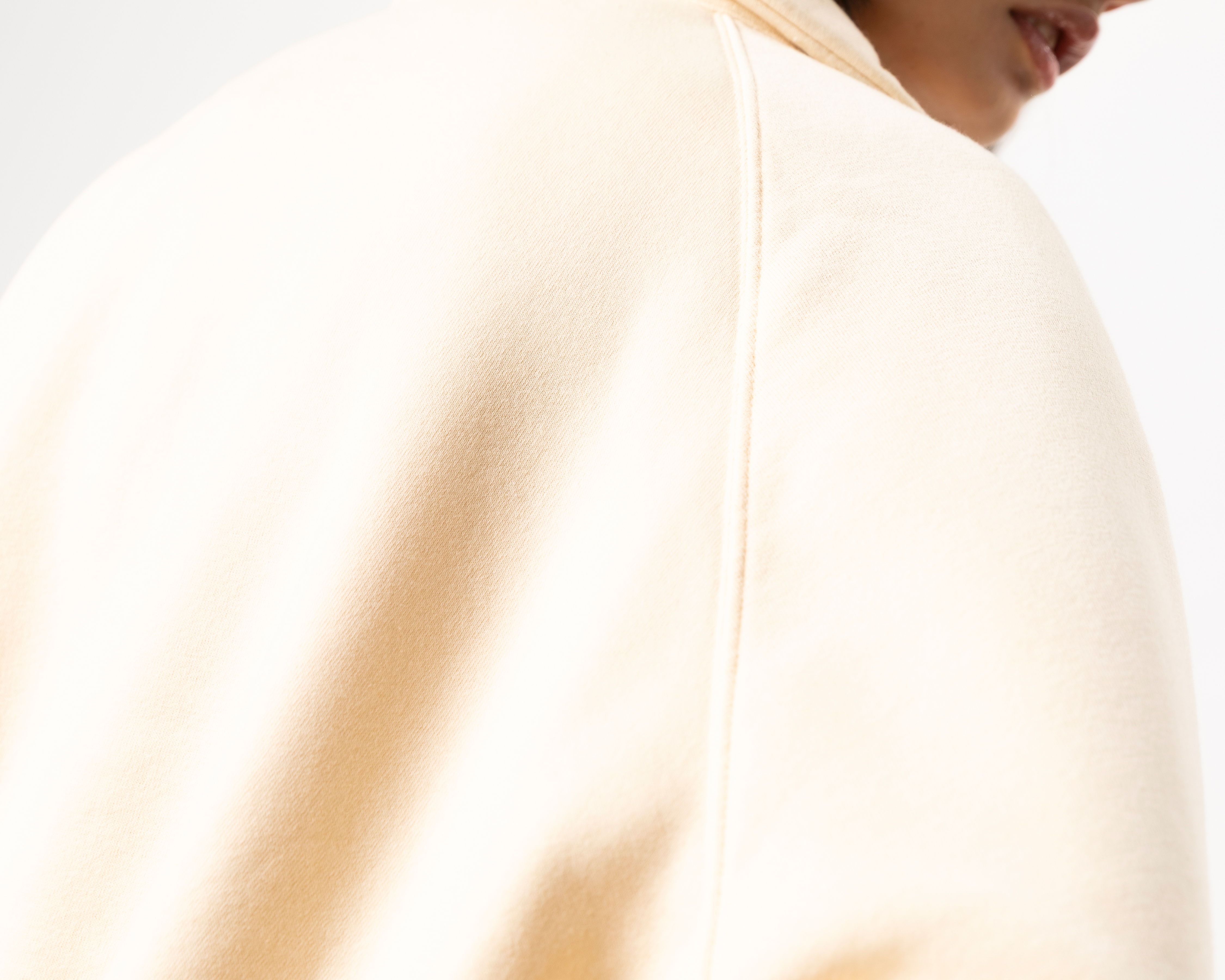 Foto 6 pulgar | Foto 5 | Sudadera Beige Strona para Mujer