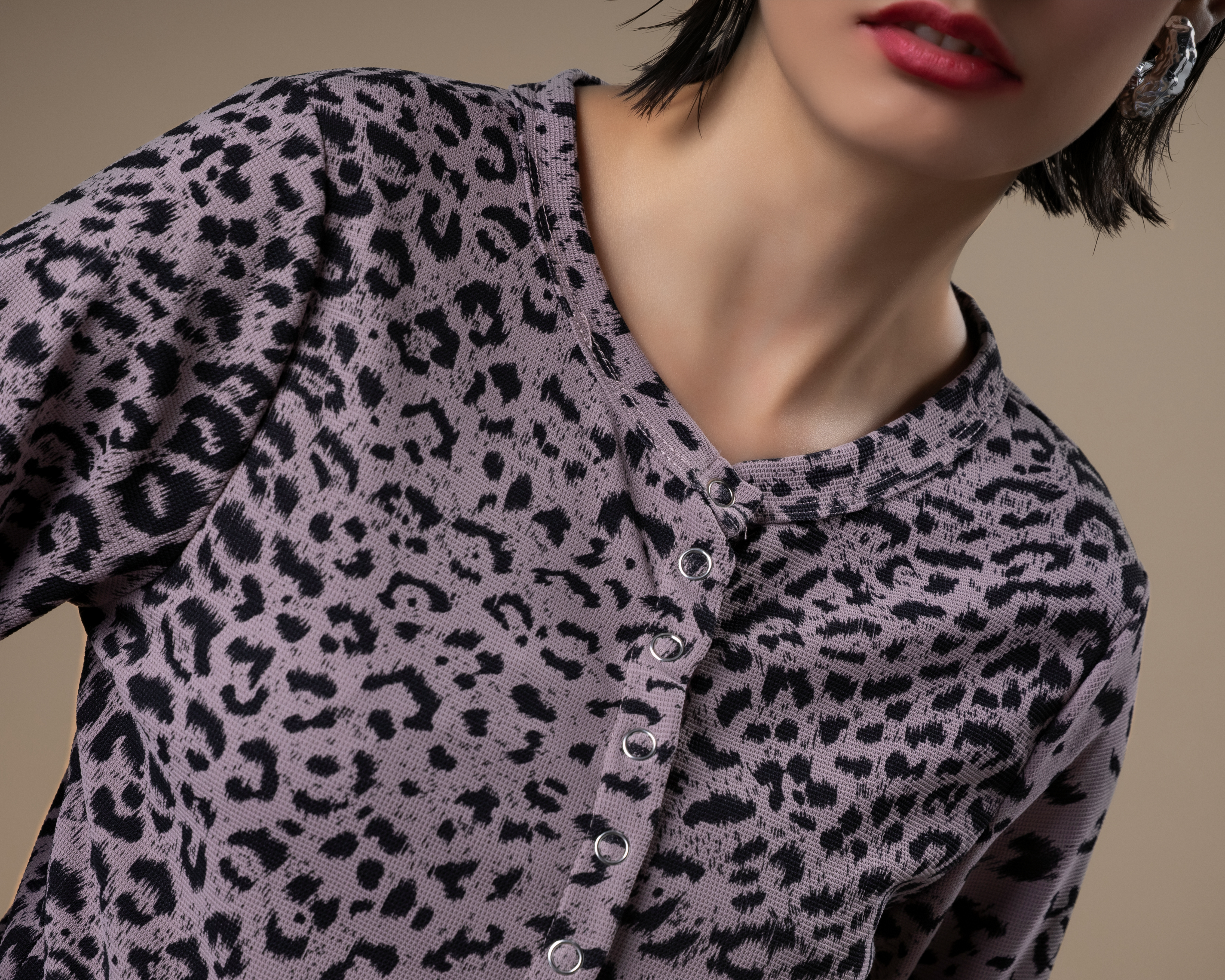 Foto 5 pulgar | Foto 4 | Blusa con Botones Strona para Mujer