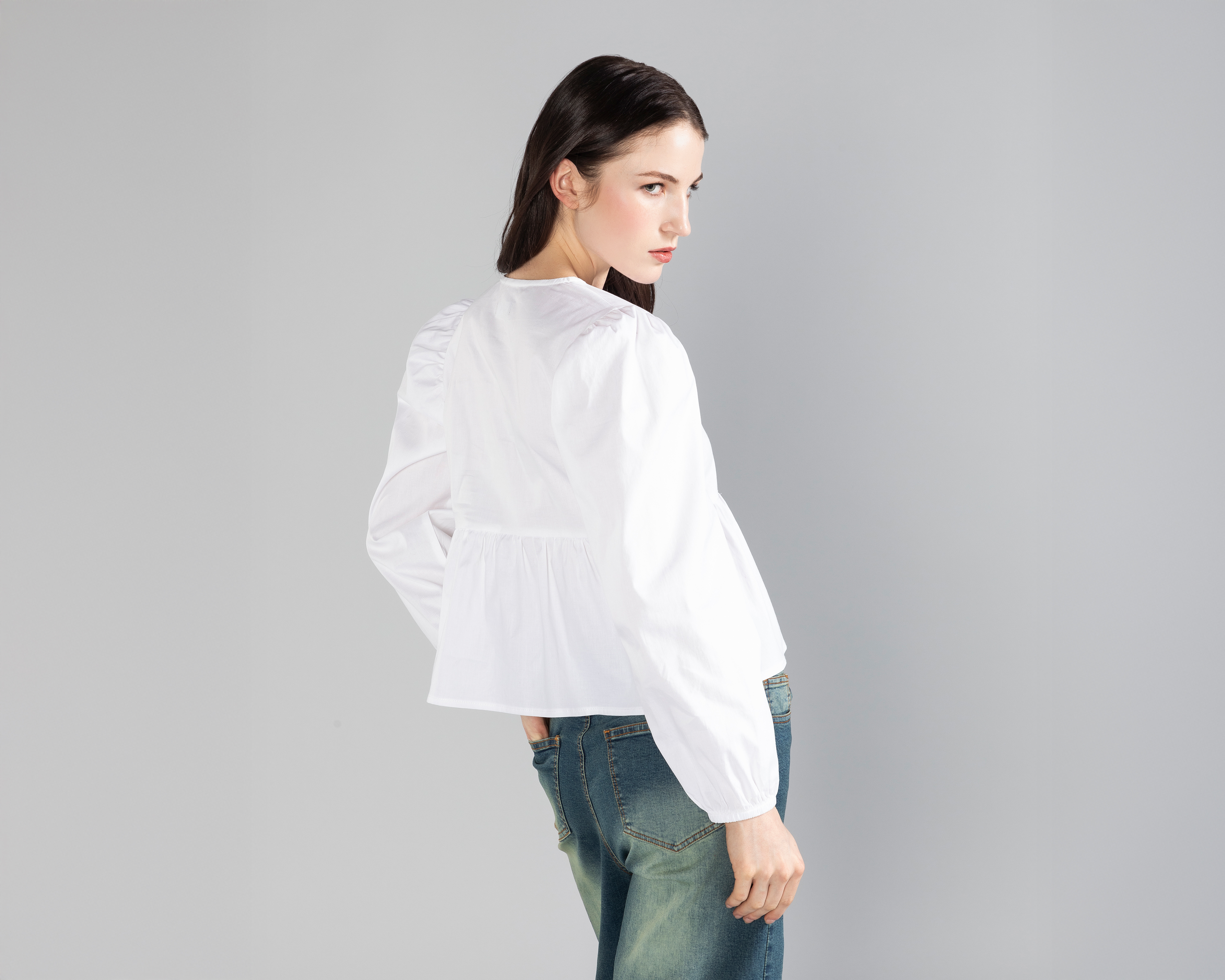 Foto 4 pulgar | Foto 3 | Blusa Strona Abullonada para Mujer