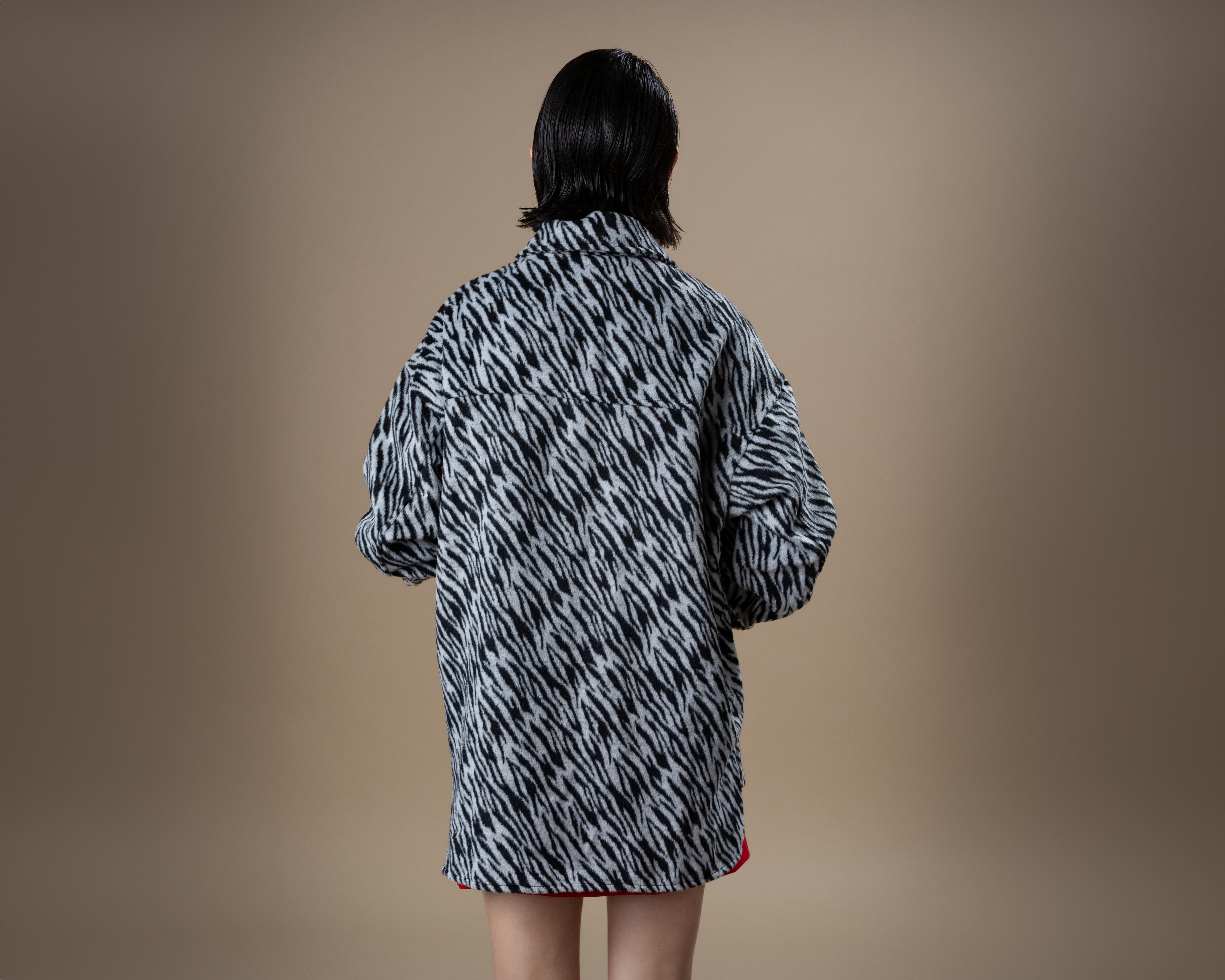 Foto 4 pulgar | Foto 3 | Abrigo Animal Print Strona para Mujer