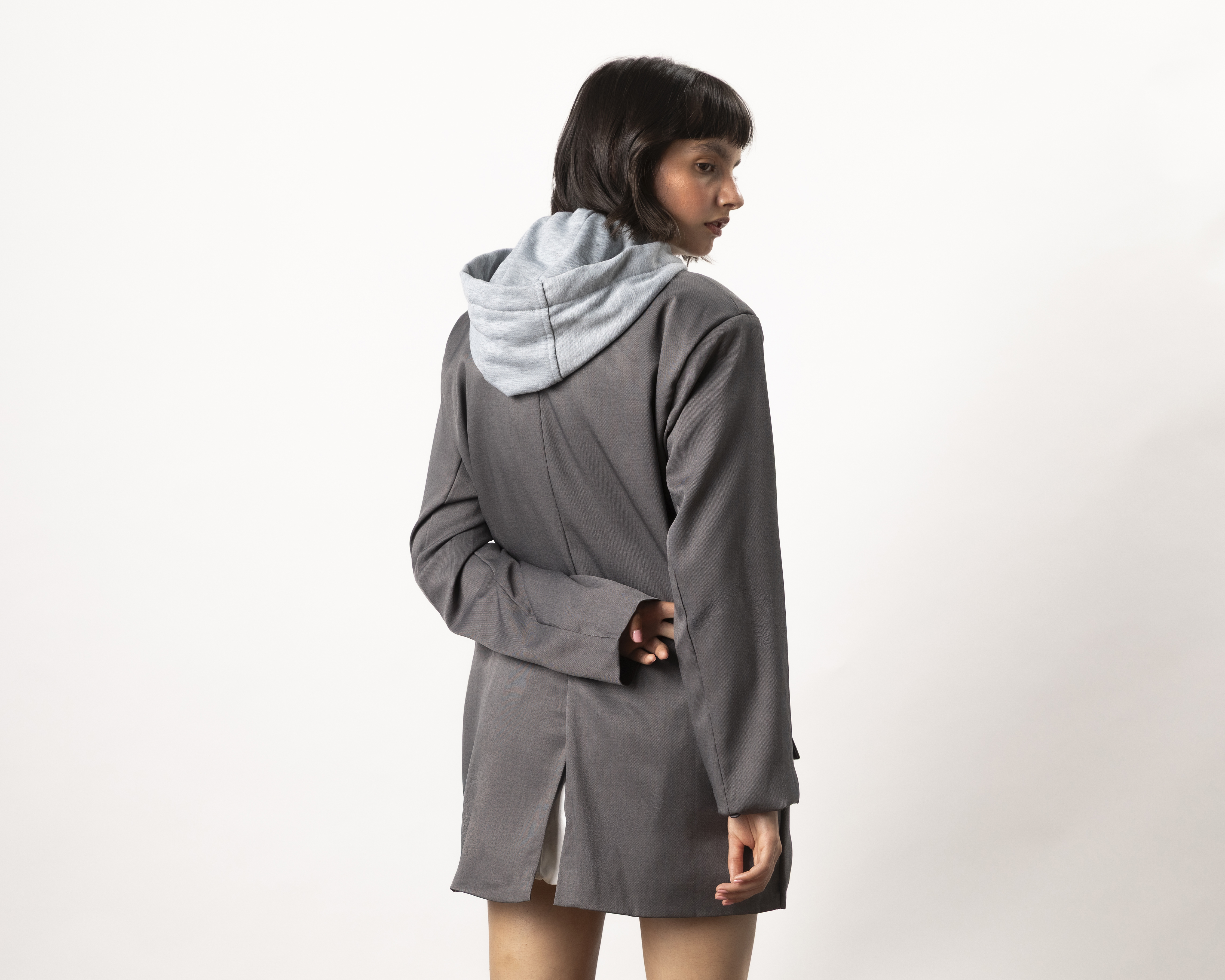 Foto 4 pulgar | Foto 3 | Blazer con Capucha Strona para Mujer