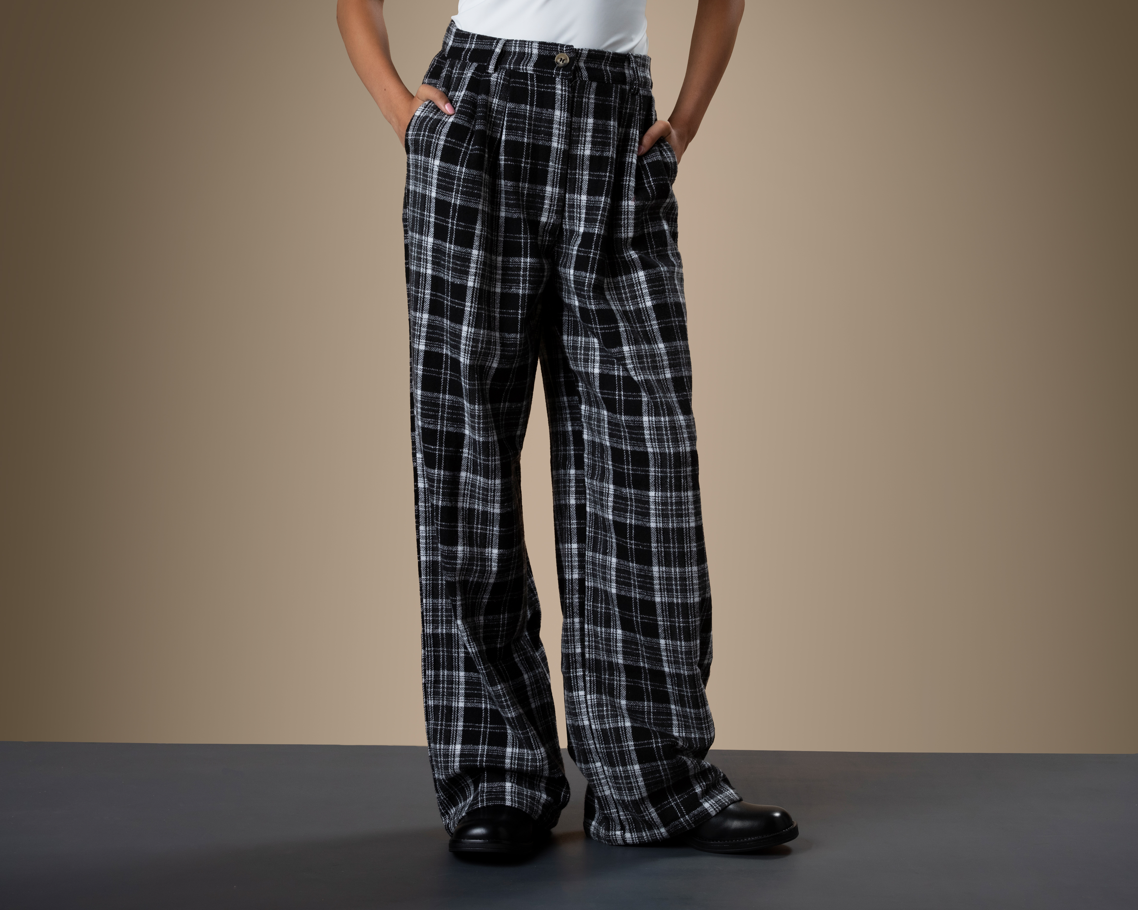 Foto 3 pulgar | Foto 2 | Pantalón Casual Strona a Cuadros para Mujer