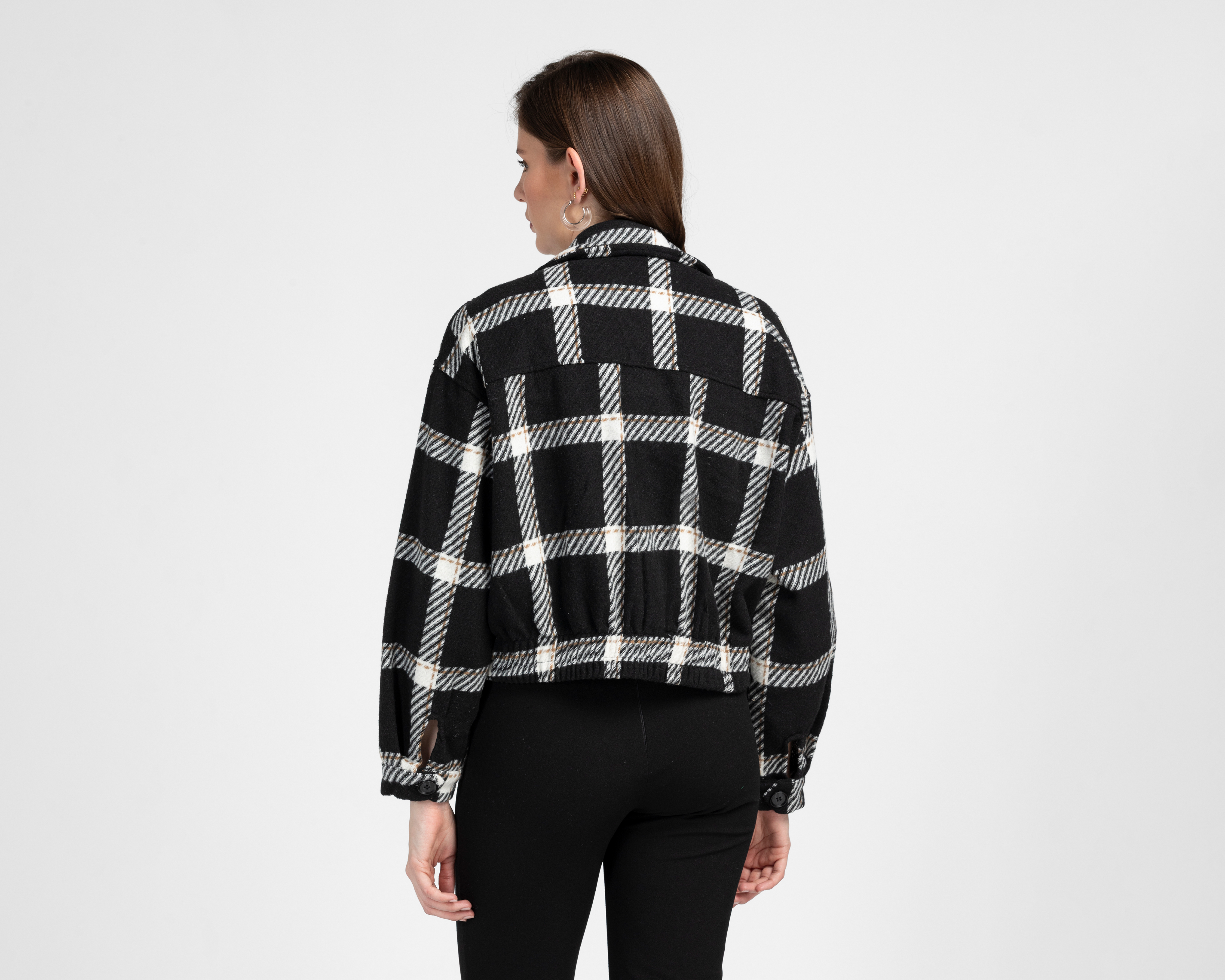 Foto 4 pulgar | Foto 3 | Chamarra a Cuadros Sahara para Mujer