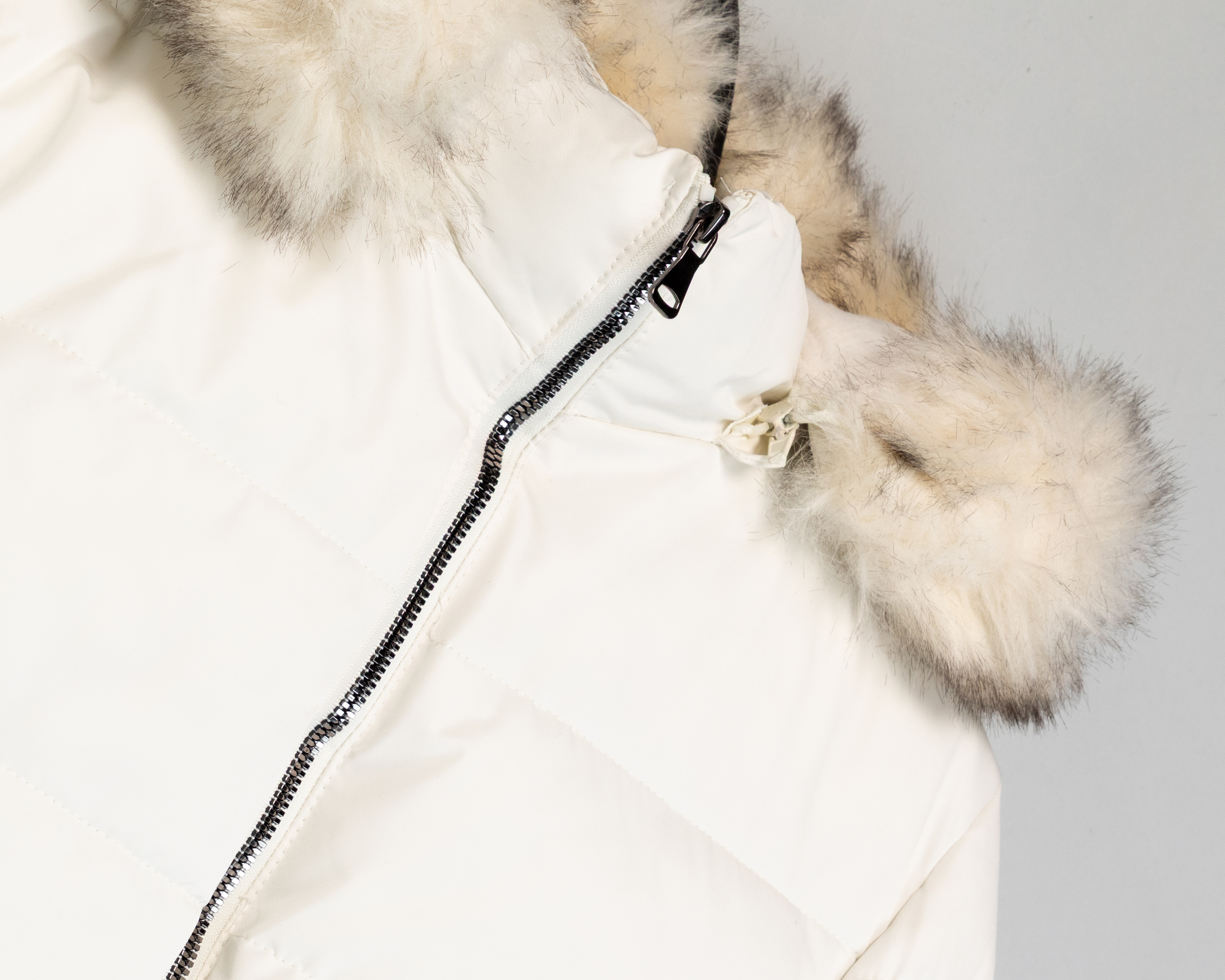 Foto 4 pulgar | Foto 3 | Chamarra Capitonada Ann Miller para Mujer