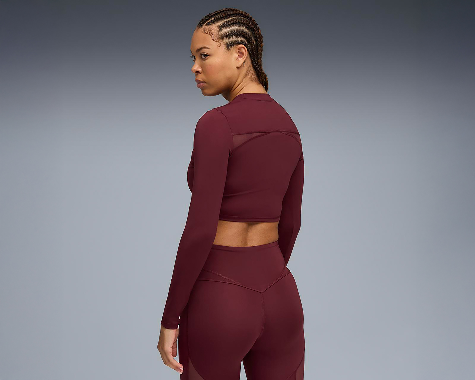 Foto 3 pulgar | Foto 2 | Top Deportivo Puma para Mujer