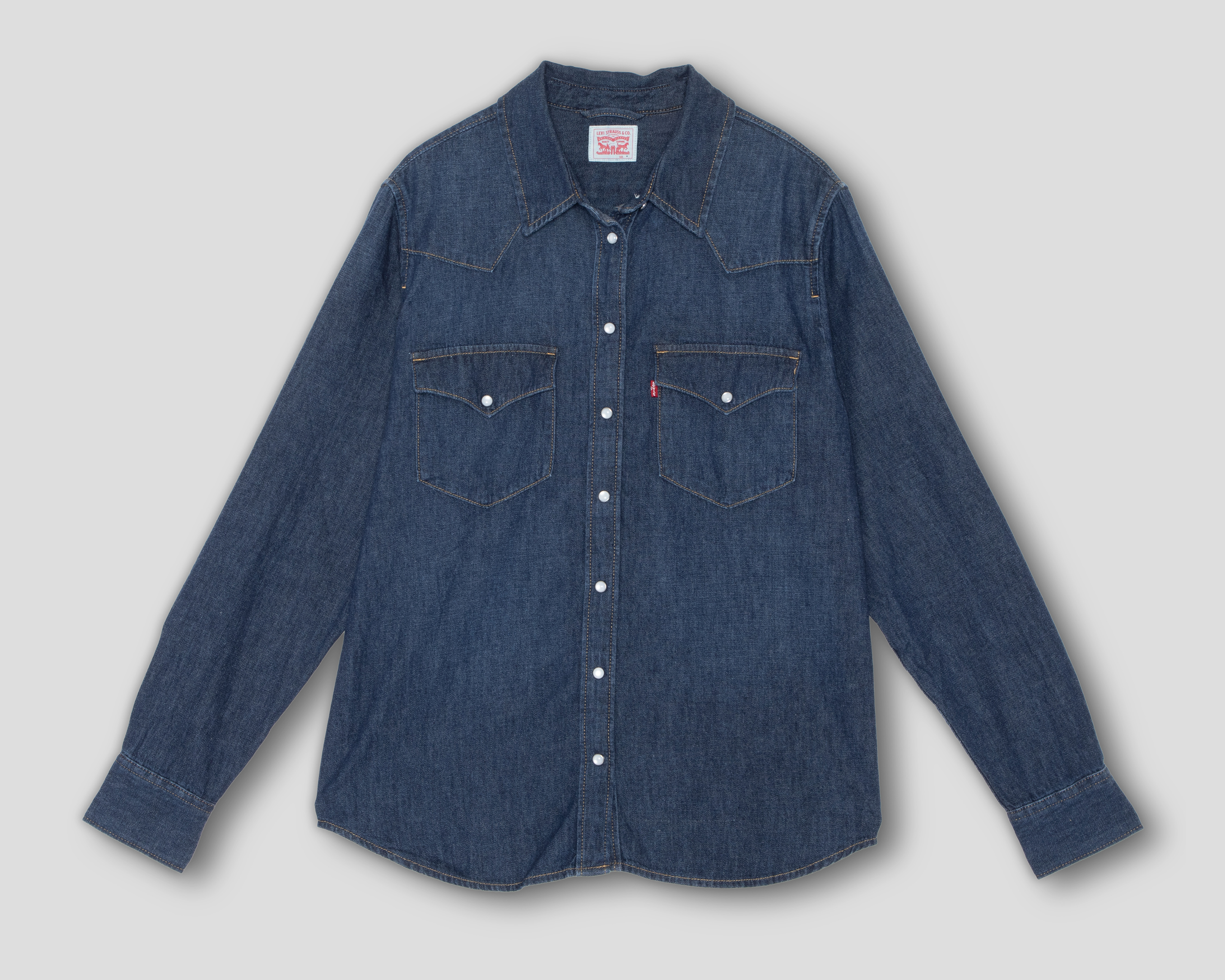 Foto 2 pulgar | Foto 1 | Camisa Manga Larga Levi's para Mujer