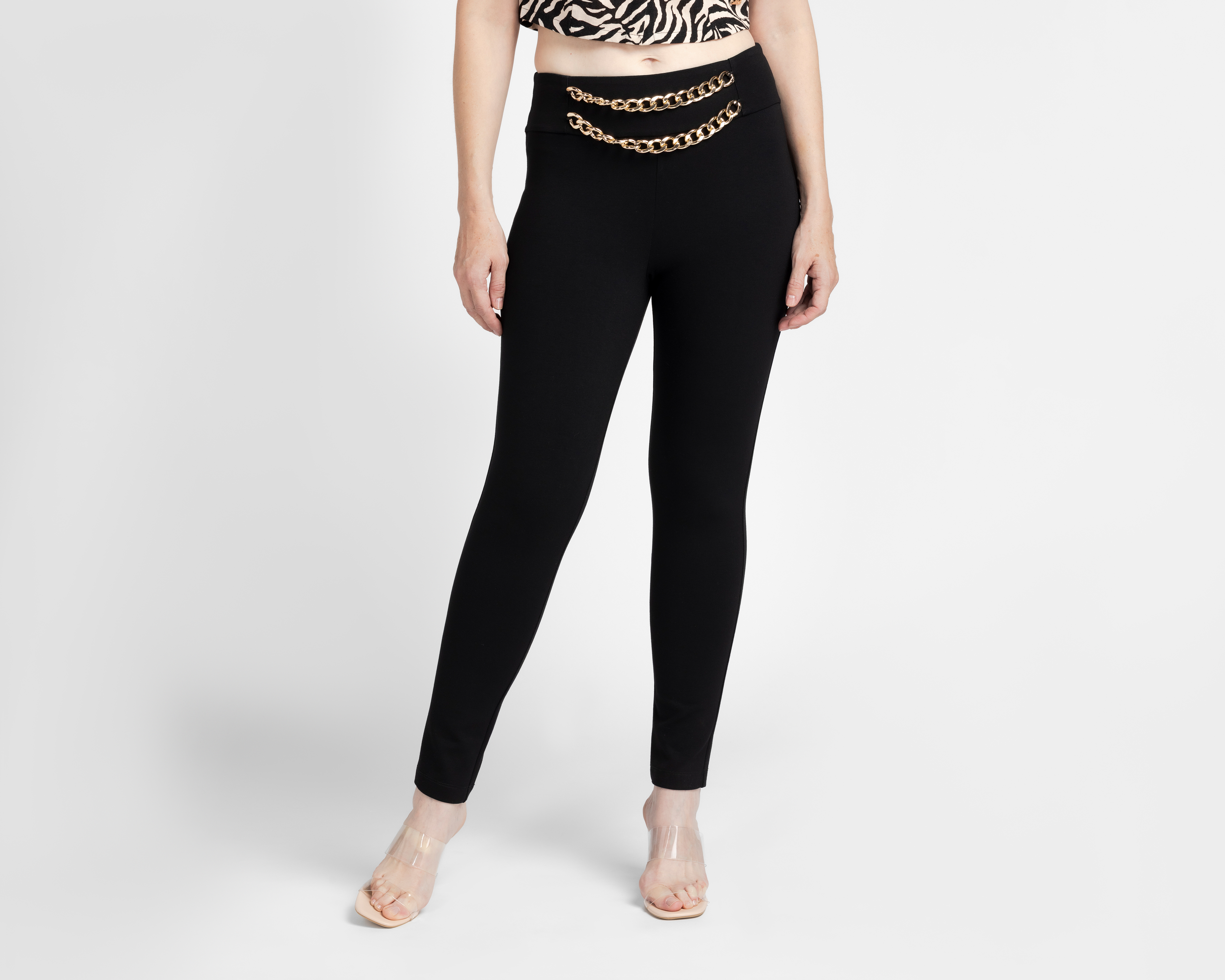 Foto 2 pulgar | Foto 1 | Leggings Negros Sahara para Mujer