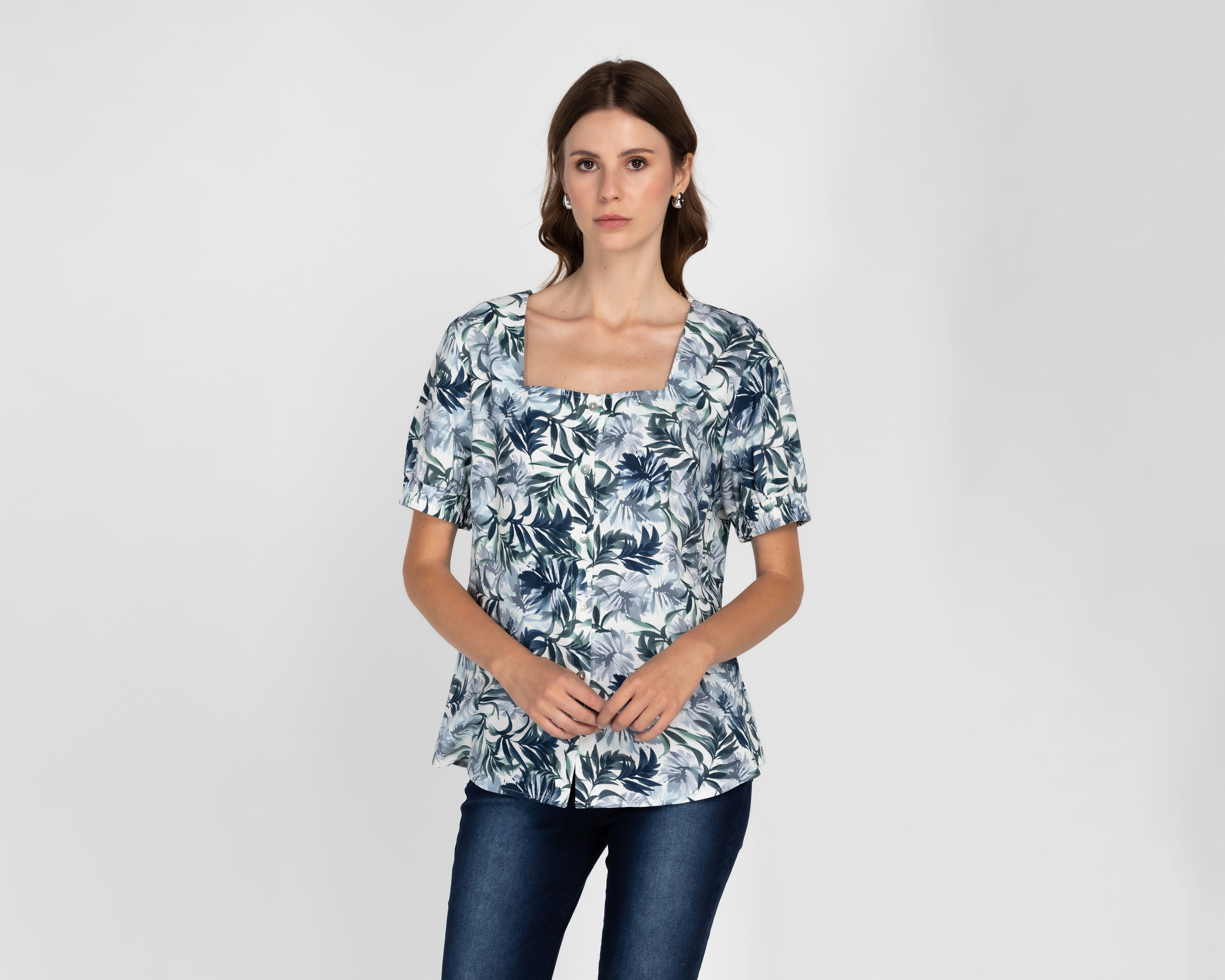 Foto 2 pulgar | Foto 1 | Blusa Andiamo Manga Corta Estampado Floral para Mujer