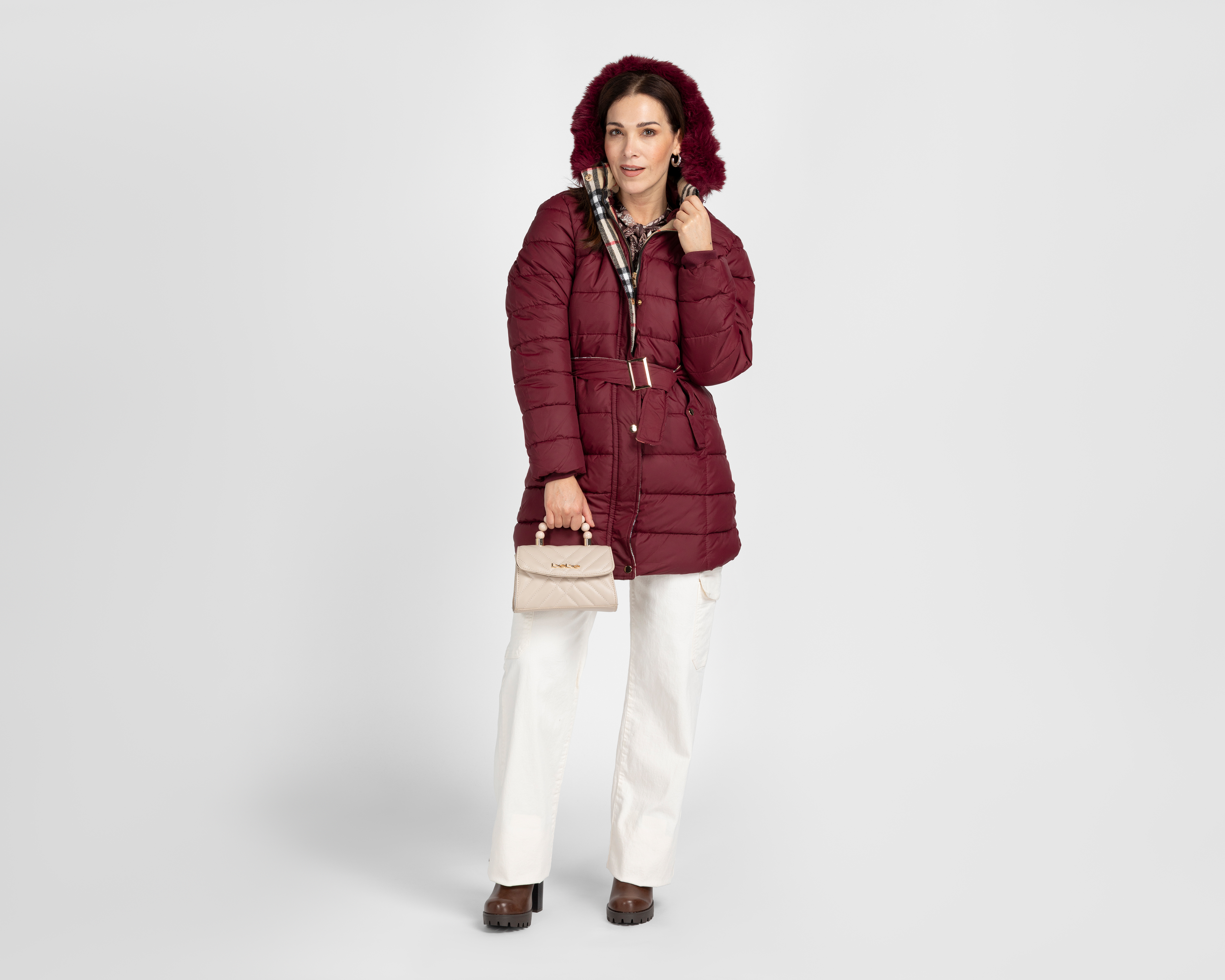 Foto 3 pulgar | Foto 2 | Chamarra Capitonada Roosevelt para Mujer