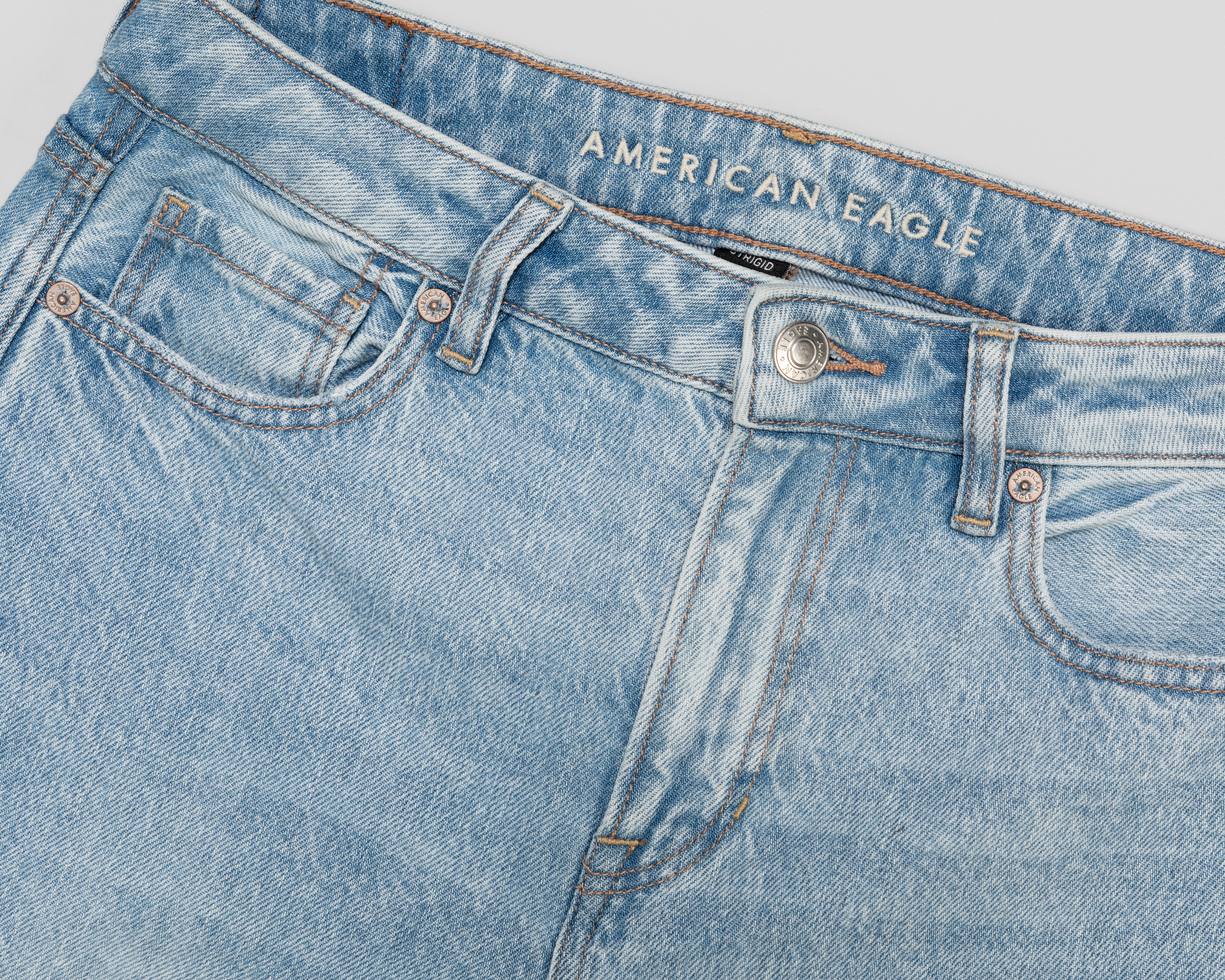 Foto 4 pulgar | Foto 3 | Jeans Mom American Eagle Outfitters para Mujer