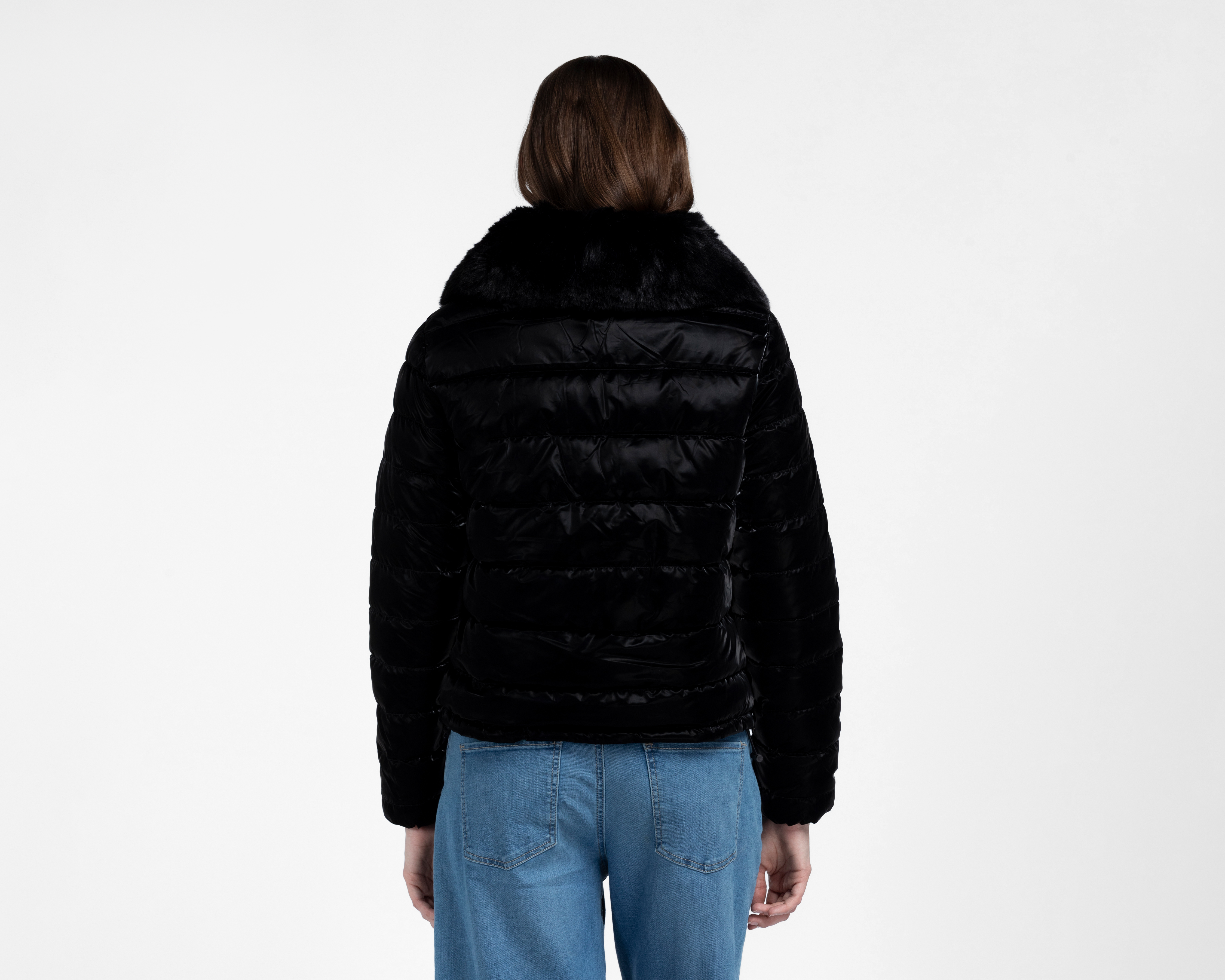 Foto 4 pulgar | Foto 3 | Chamarra Capitonada Roosevelt para Mujer