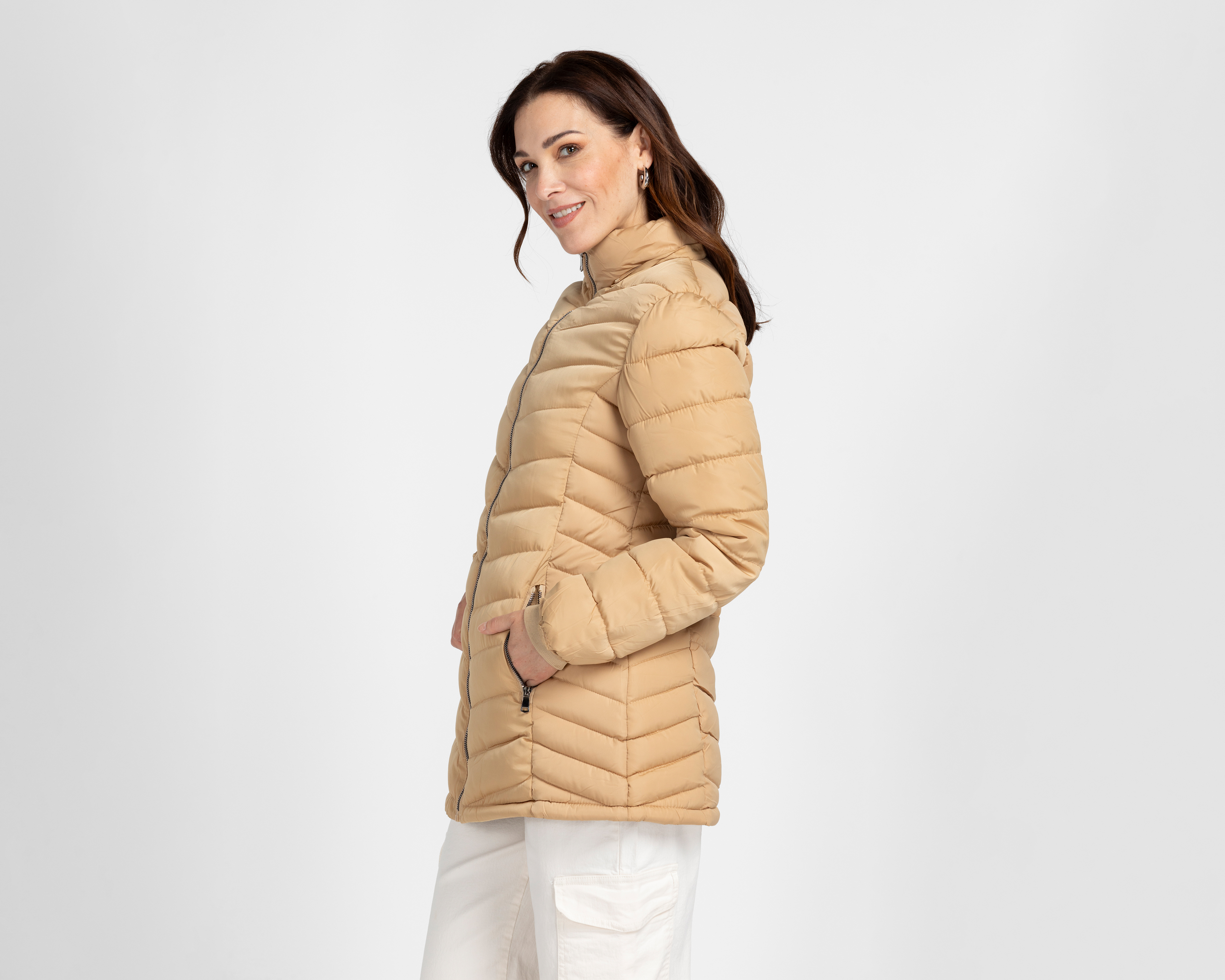 Foto 5 pulgar | Foto 4 | Chamarra Capitonada Roosevelt para Mujer