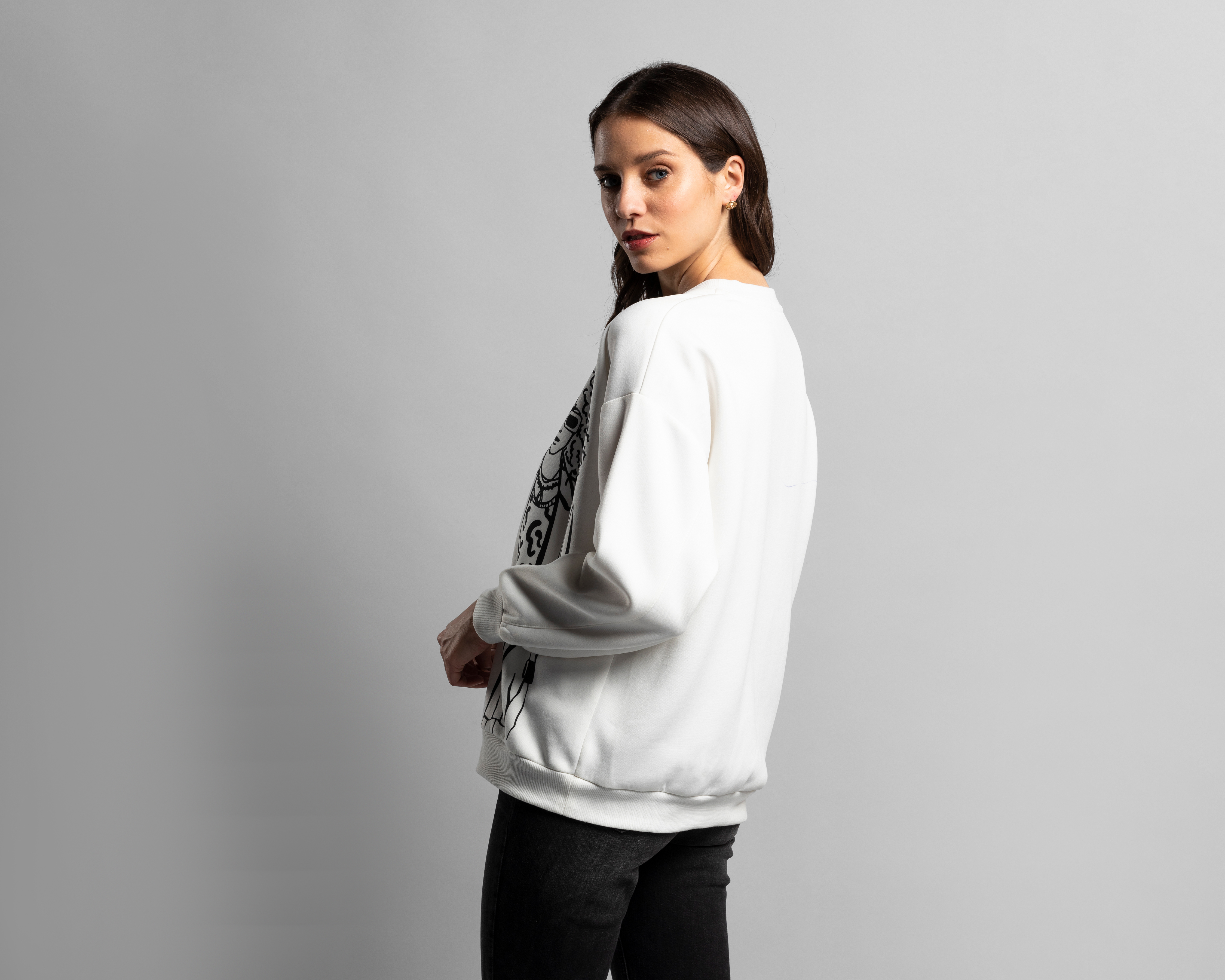 Foto 4 pulgar | Foto 3 | Sudadera Thinner Blanca con Estampado