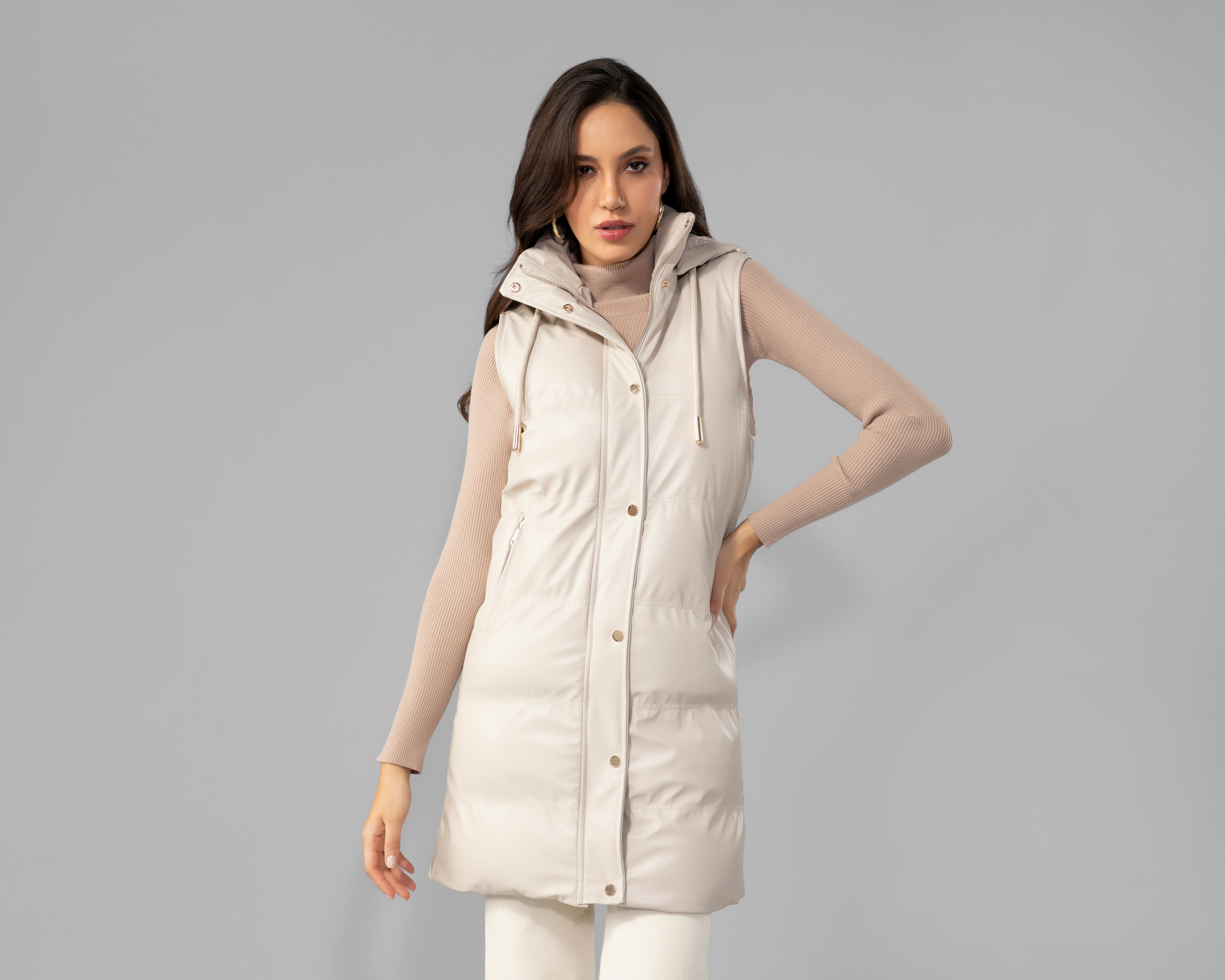 Foto 3 pulgar | Foto 2 | Chaleco Jennifer Lopez Capitonado con Capucha