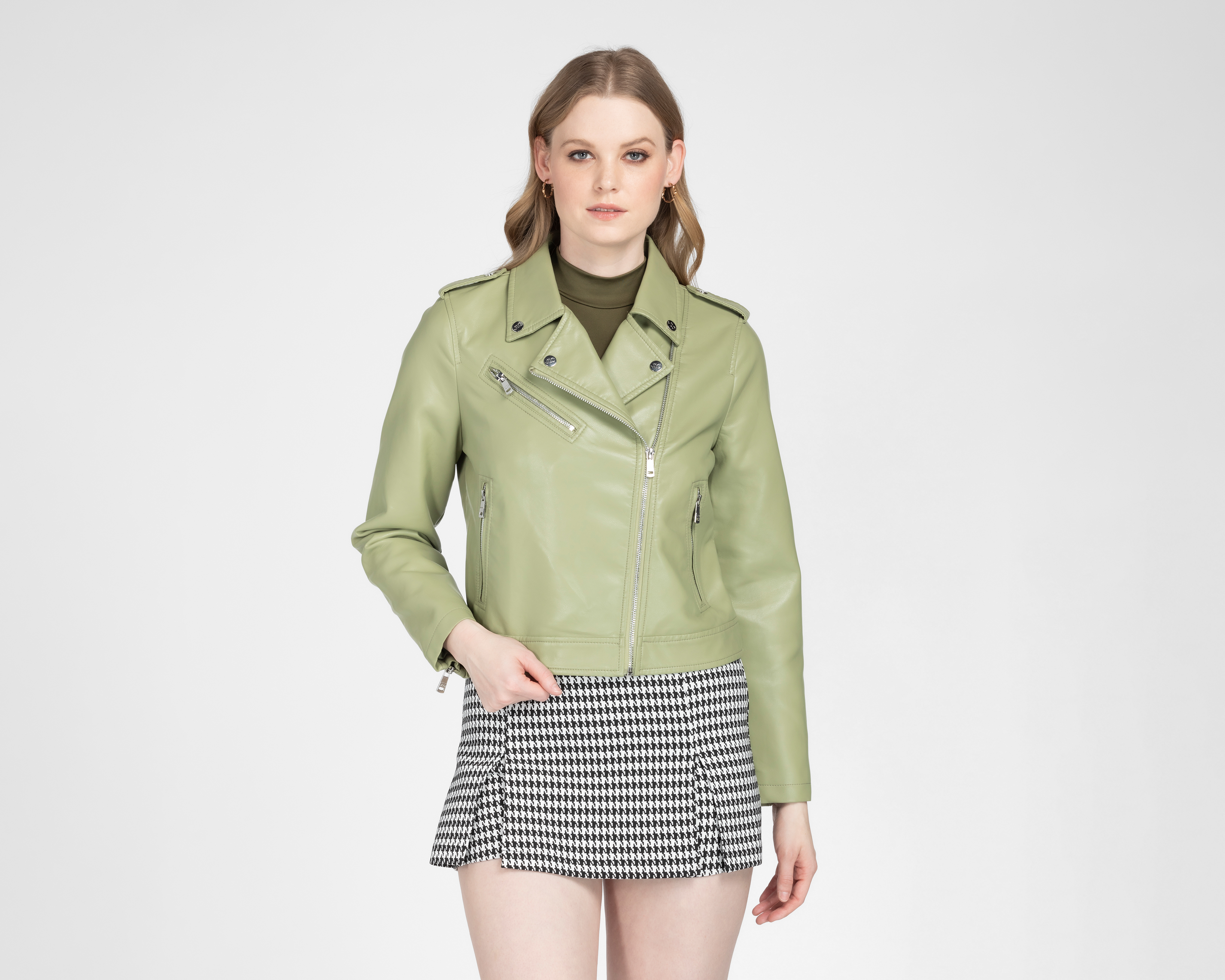 Foto 1 | Foto 1 | Chamarra Jennifer Lopez con Cierres Asimétrico