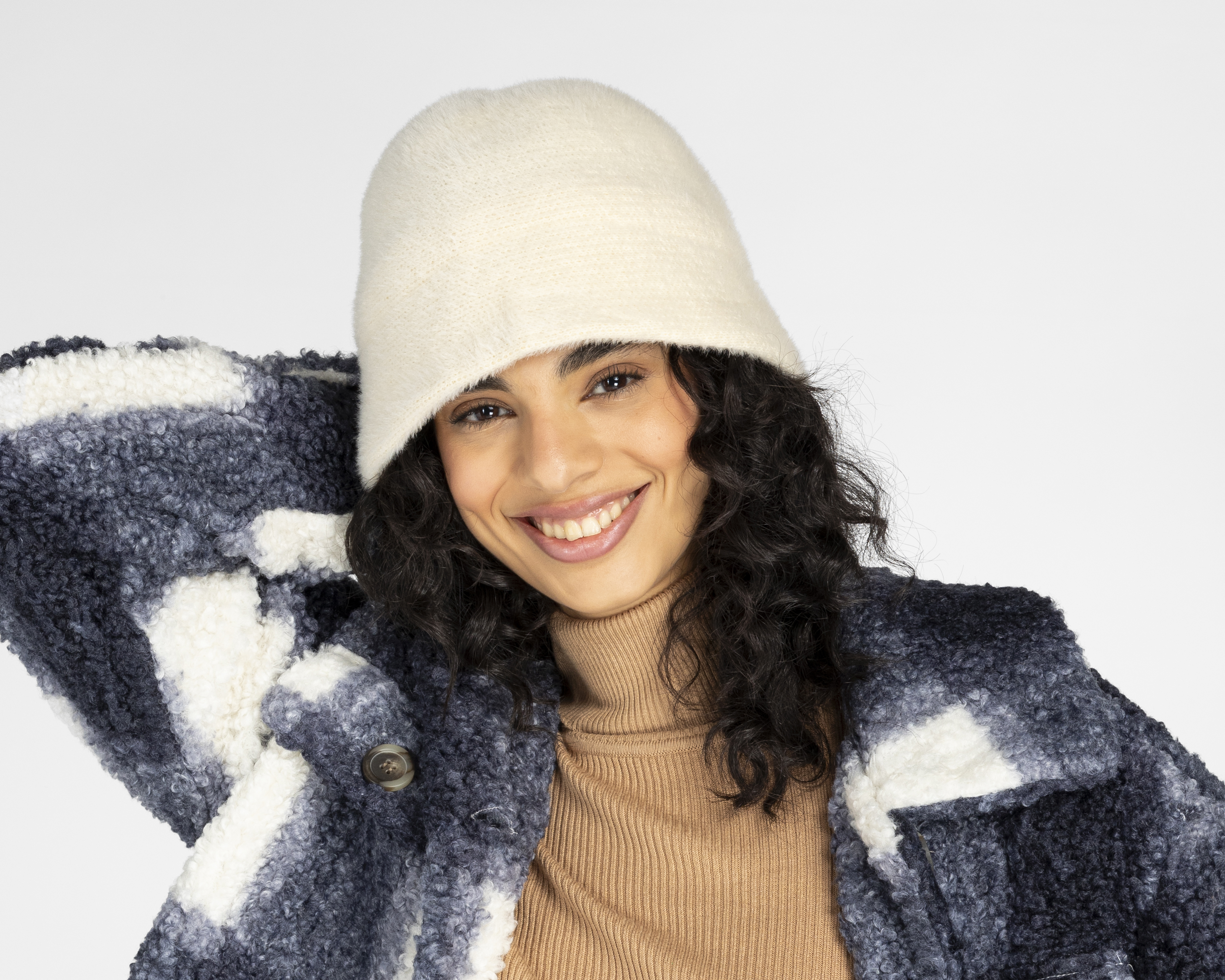 Foto 5 pulgar | Foto 4 | Gorro 18 Forever